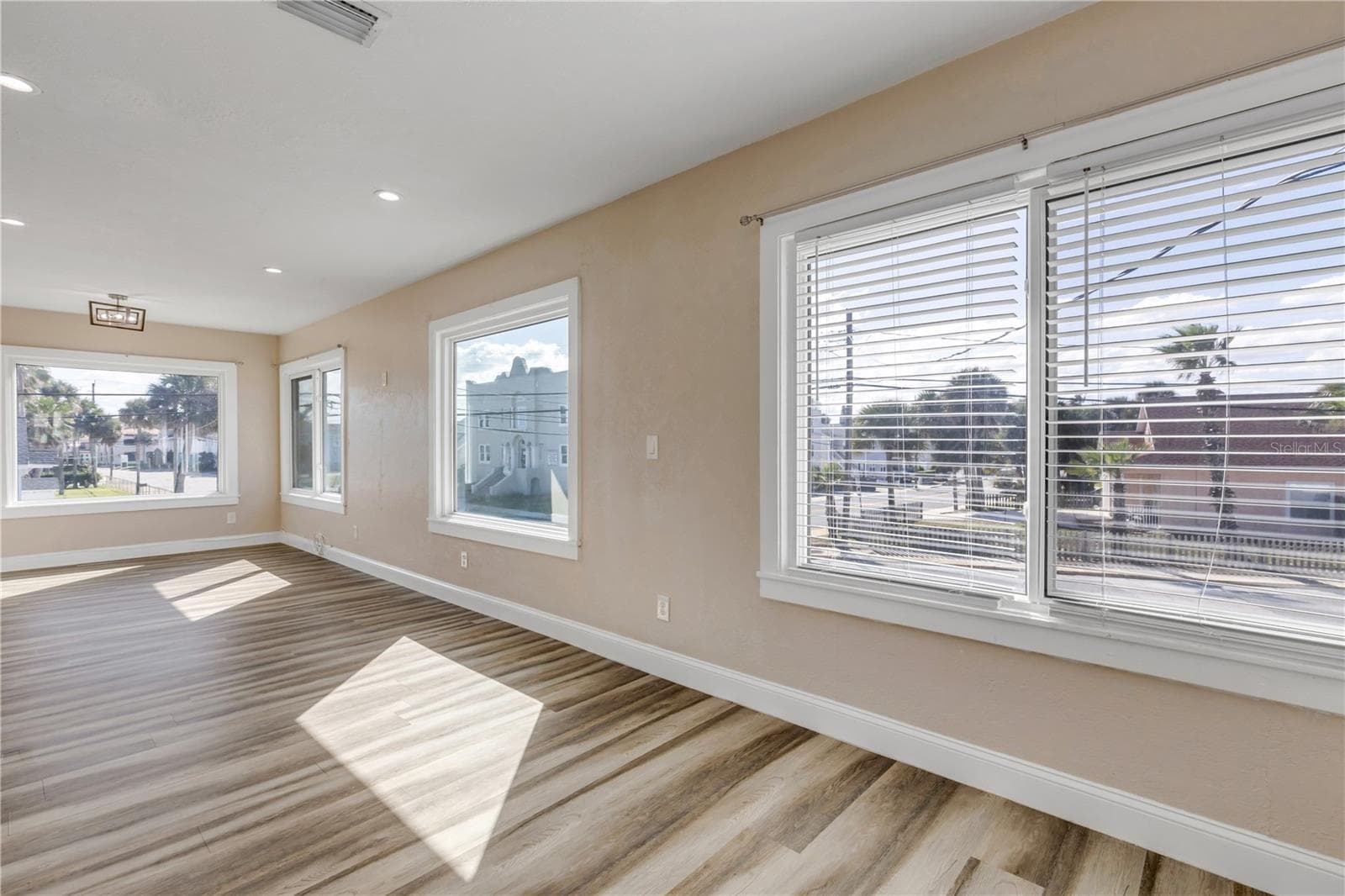 Duplex at DAVIS DAYTONA BEACH, DAYTONA BEACH, photo 22 of 33