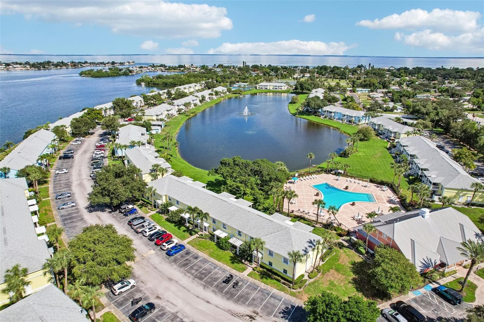 Condominium at 102 POMPANO DR SE #D, ST PETERSBURG, photo 47 of 62