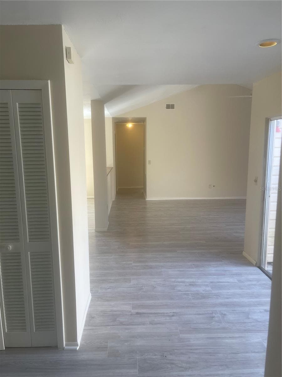 Single Family Residence at 10842 VENICE CIR, TAMPA, photo 2 of 20