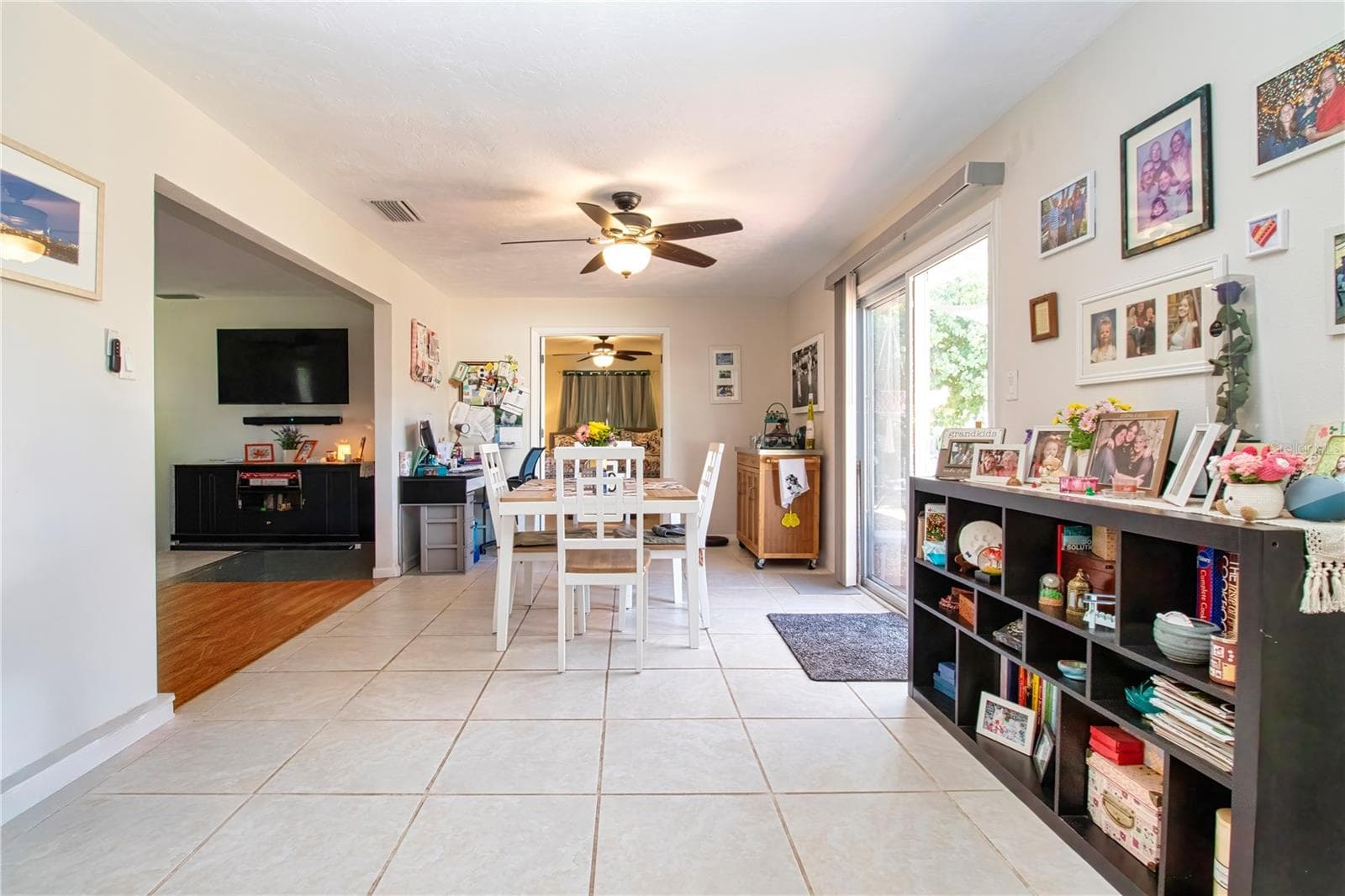Single Family Residence at 6926 ANTIGUA PL, SARASOTA, photo 10 of 51