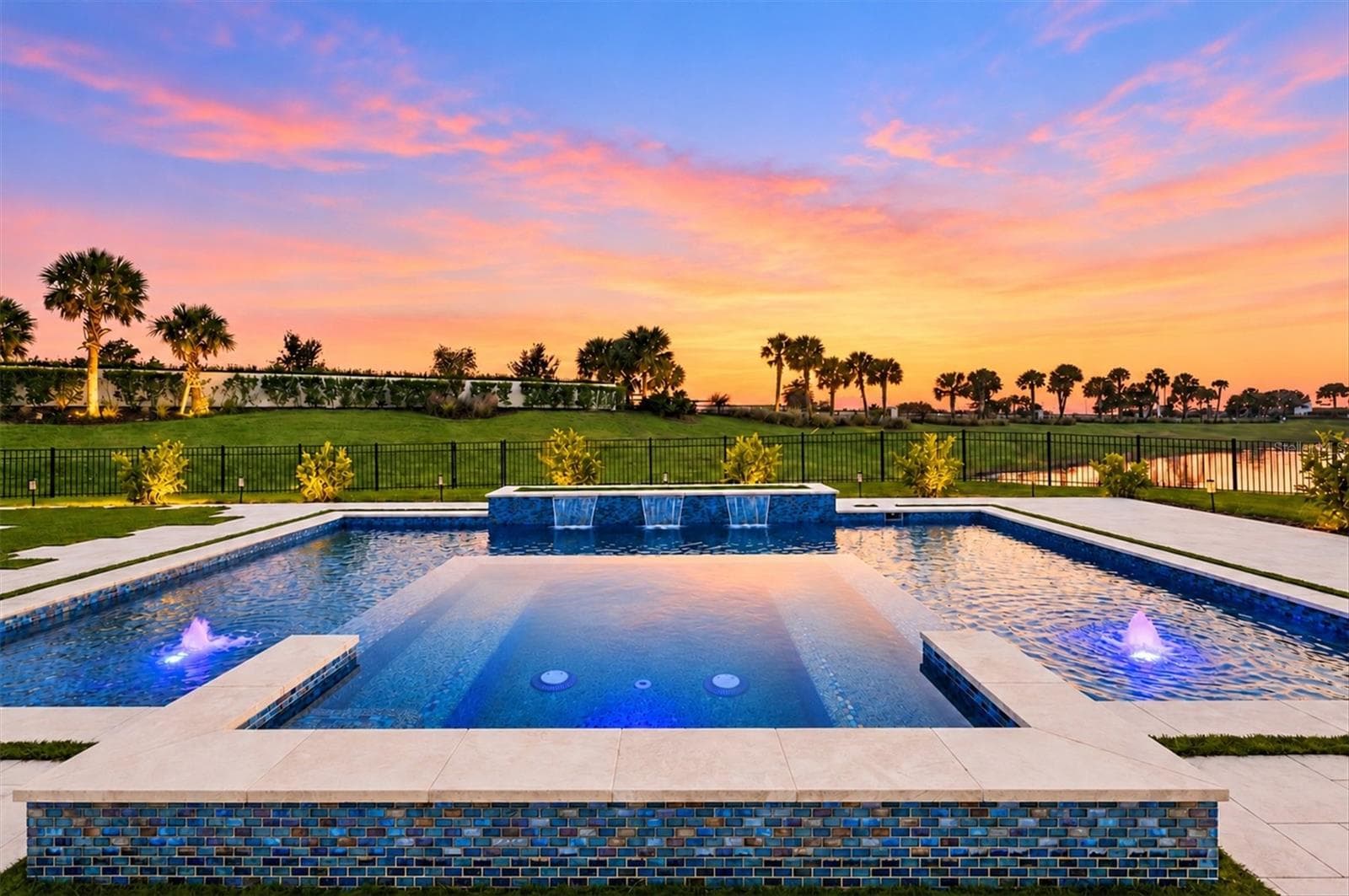 Single Family Residence at 4312 SPRINGHOUSE CIR, LAKEWOOD RANCH, photo 2 of 76