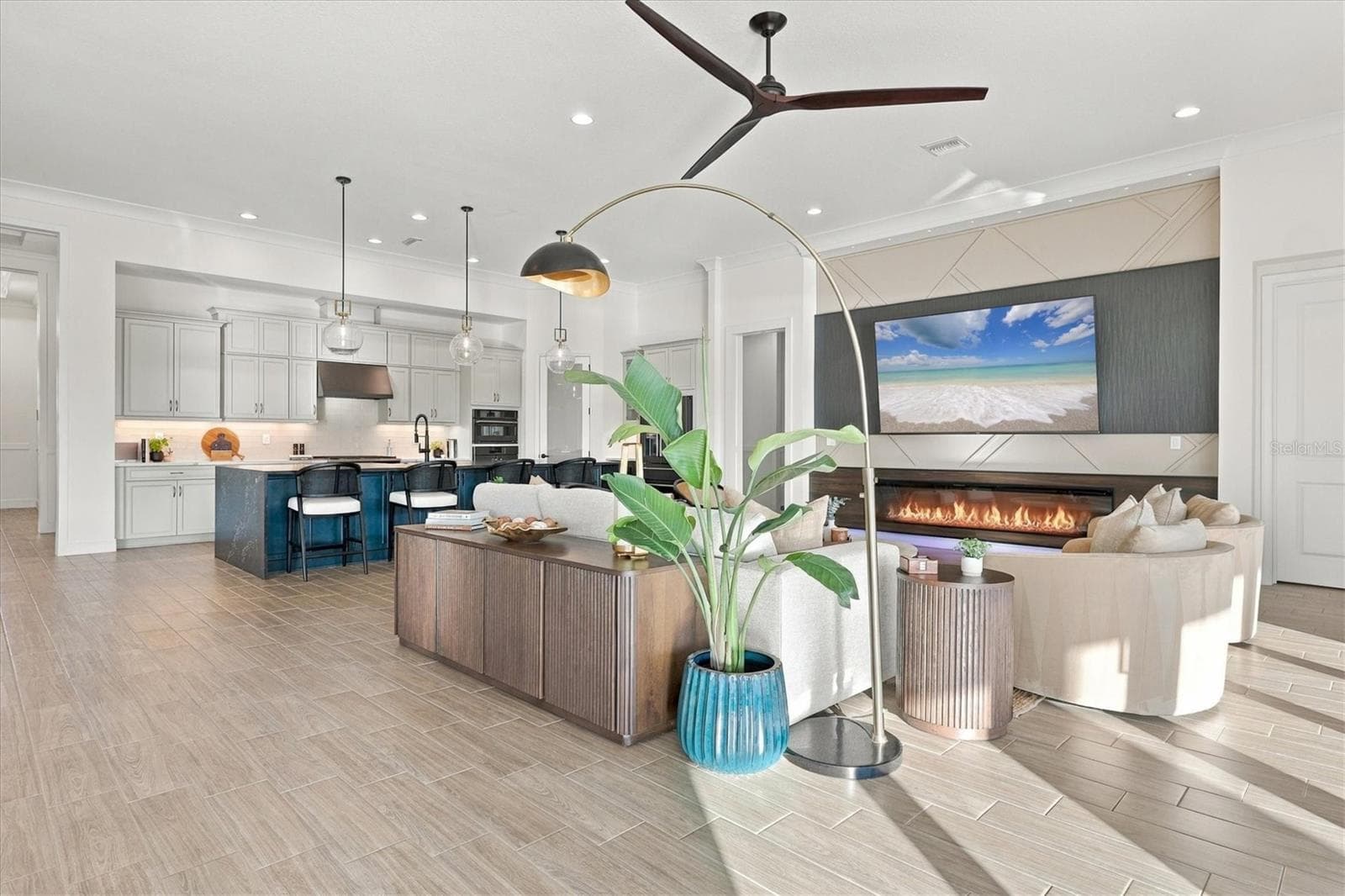 Single Family Residence at 4312 SPRINGHOUSE CIR, LAKEWOOD RANCH, photo 14 of 76