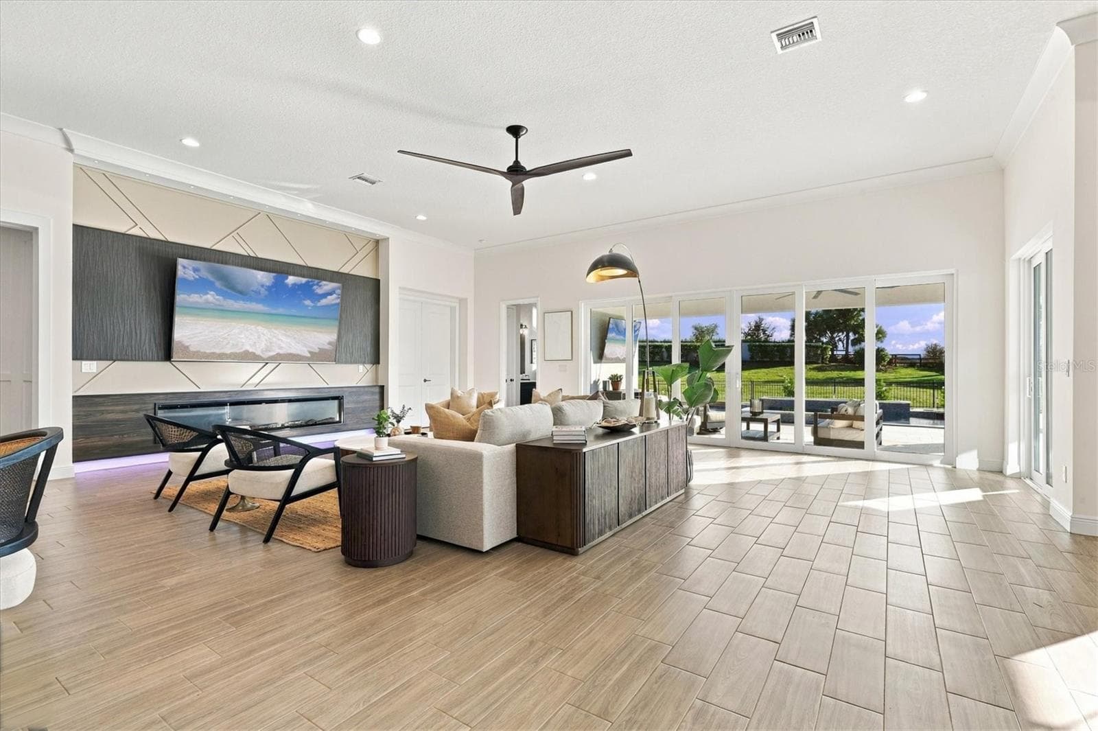 Single Family Residence at 4312 SPRINGHOUSE CIR, LAKEWOOD RANCH, photo 16 of 76