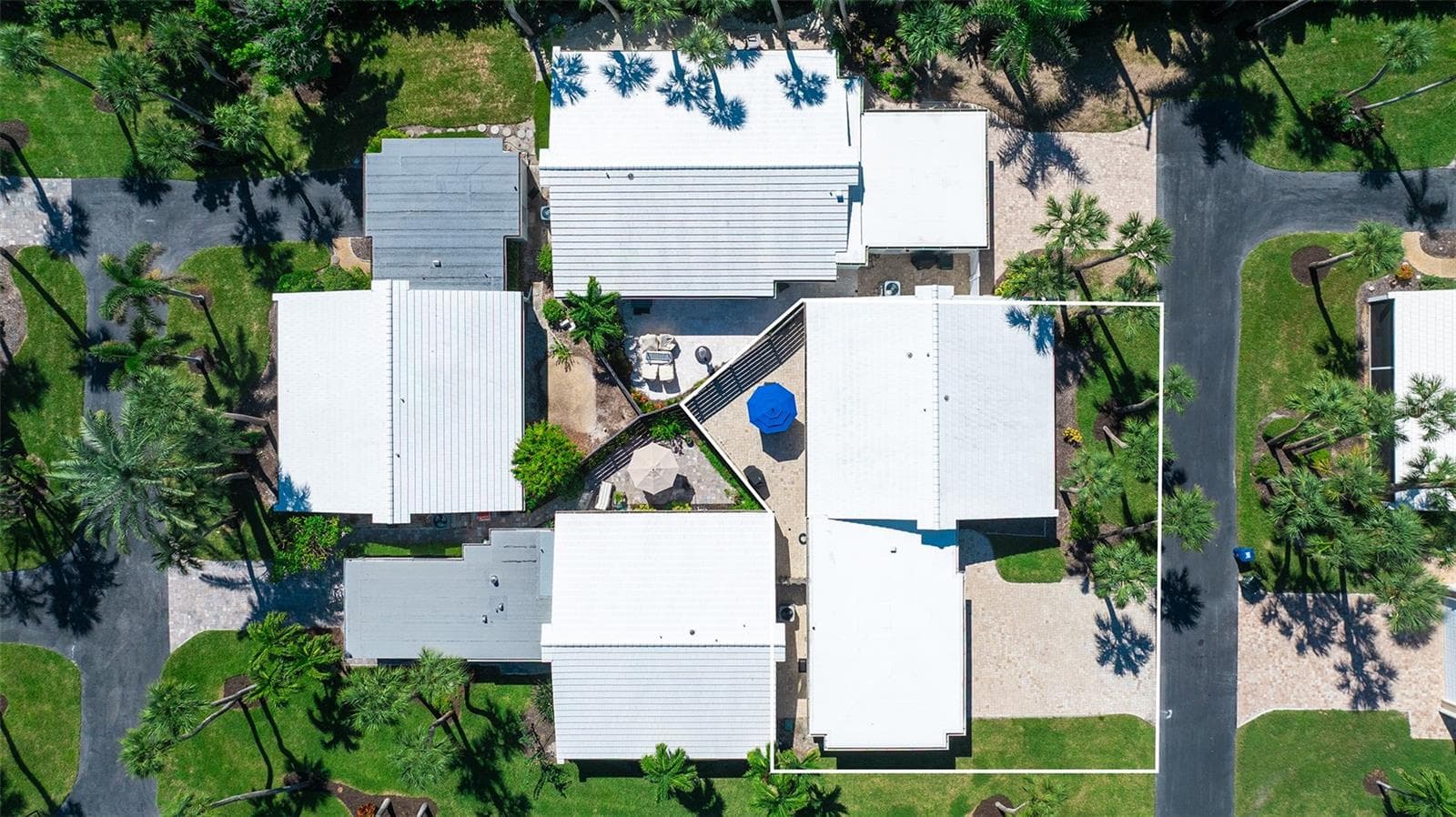 Villa at 120 WHISPERING SANDS DR #V20, SARASOTA, photo 43 of 77