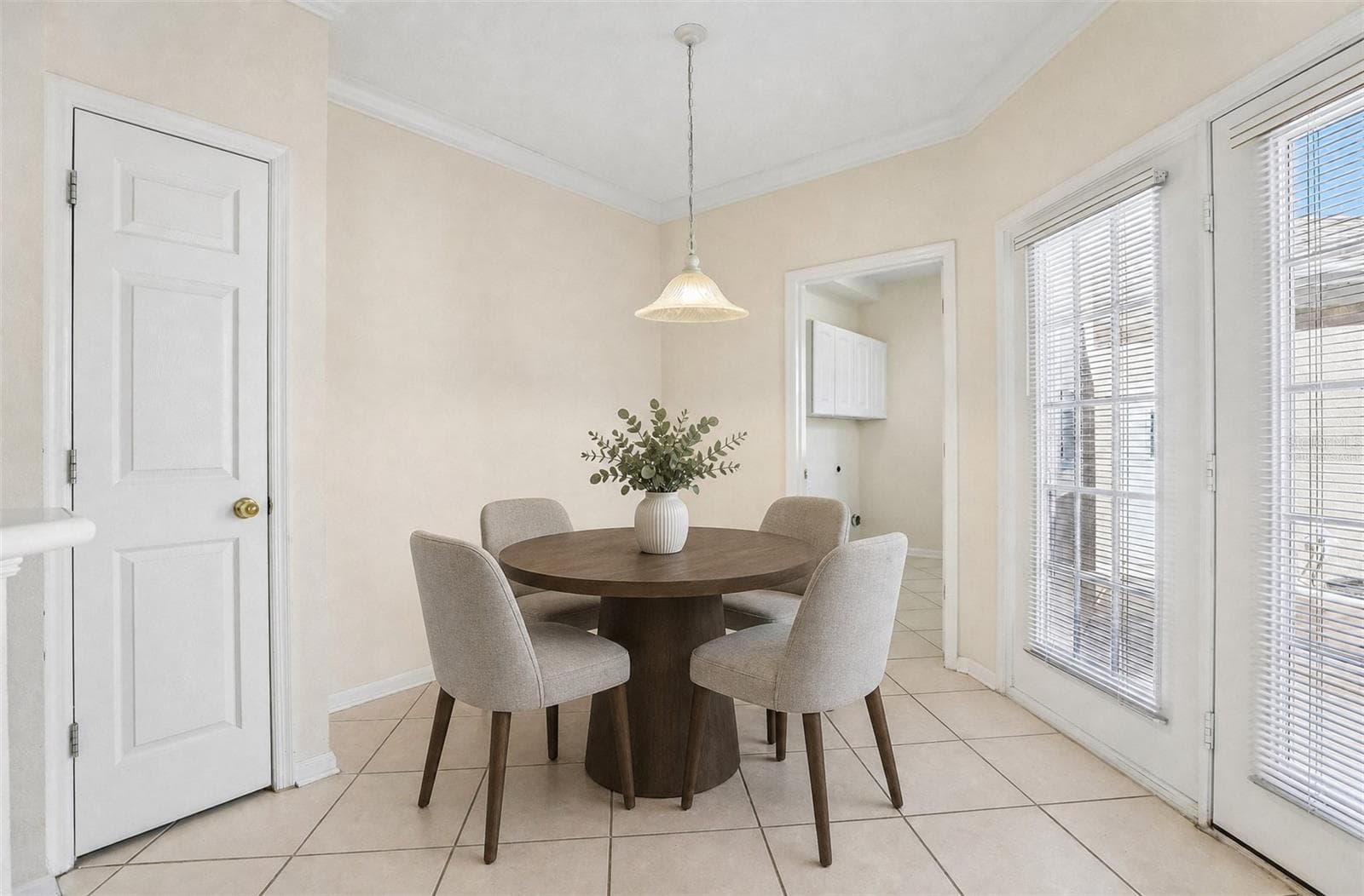 Light filled breakfast nook. Virtually Staged. - 8525 WATERWILLOW PL, ORLANDO