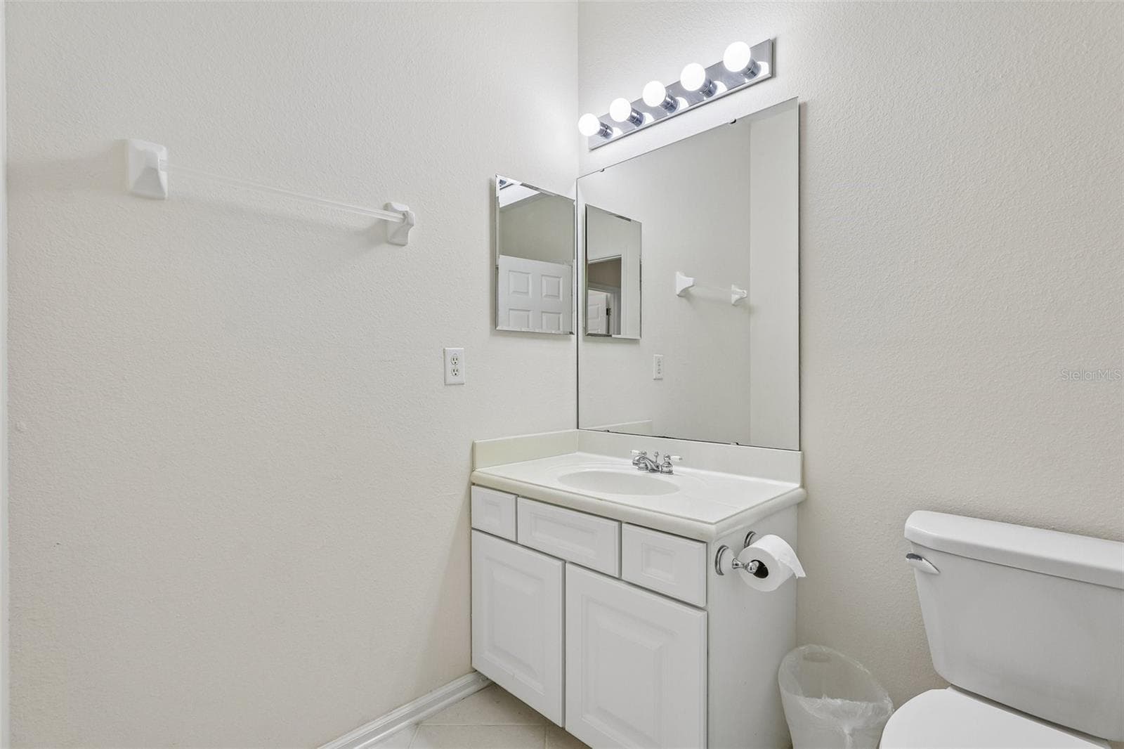 Second full bath. - 8525 WATERWILLOW PL, ORLANDO