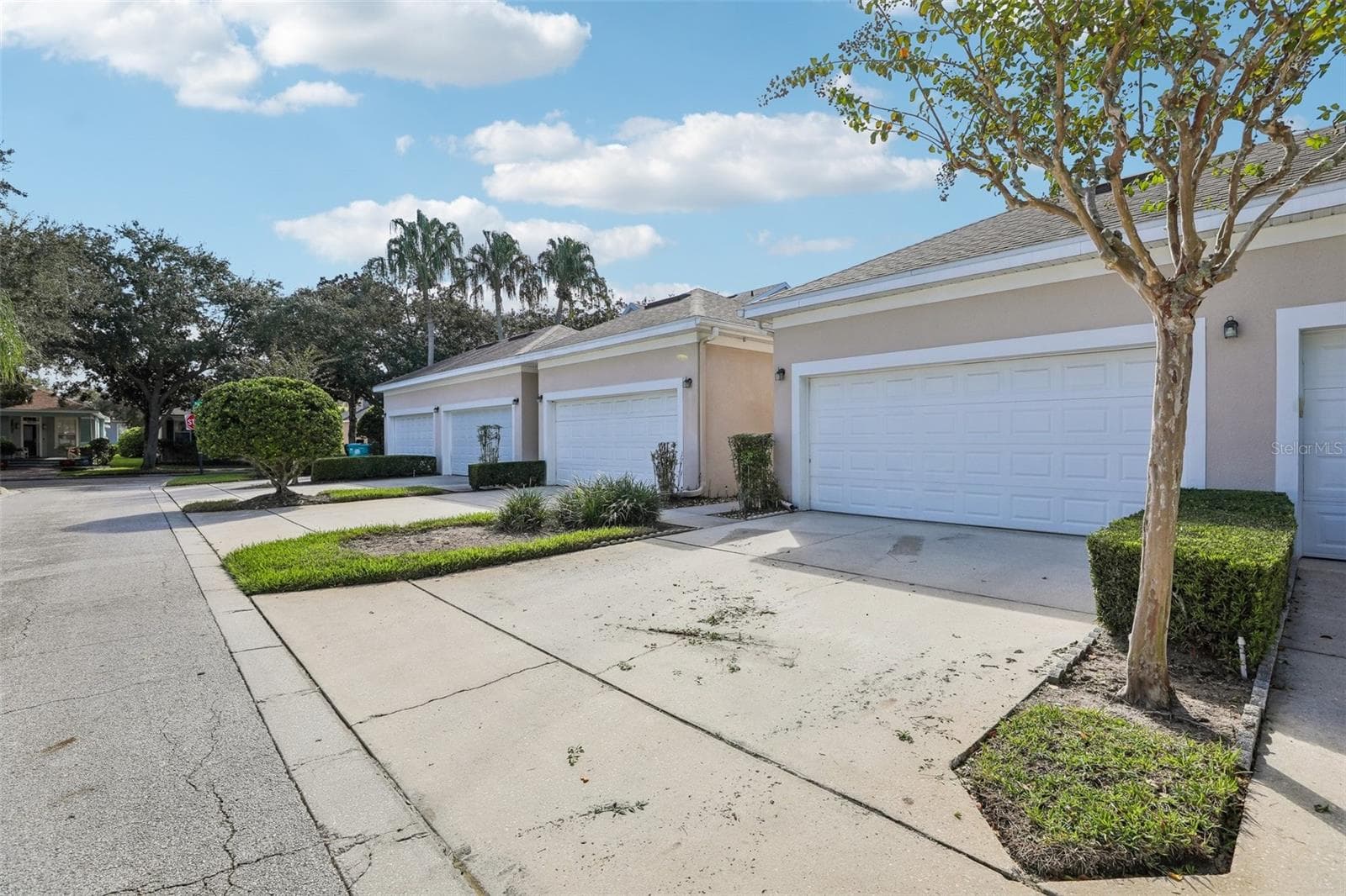 2-car rear facing garage. - 8525 WATERWILLOW PL, ORLANDO