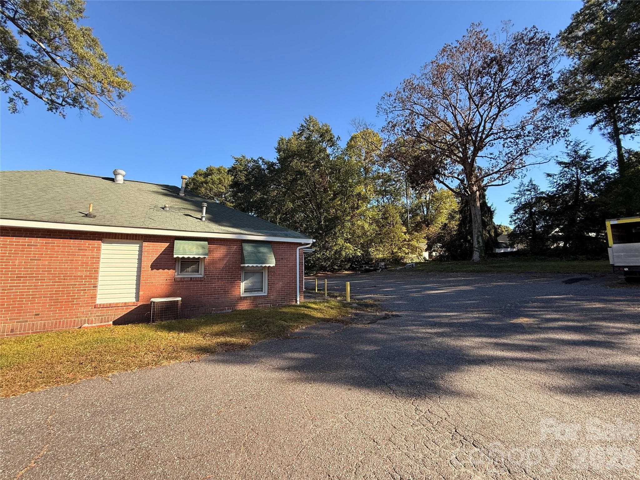 Office at 606 Chestnut Street, Gastonia, photo 3 of 8