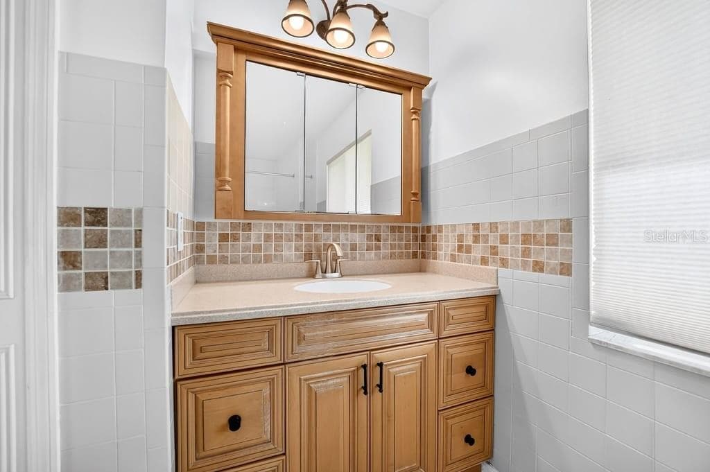 Owner's Bathroom - 1533 WAKE FOREST RD NW, PALM BAY