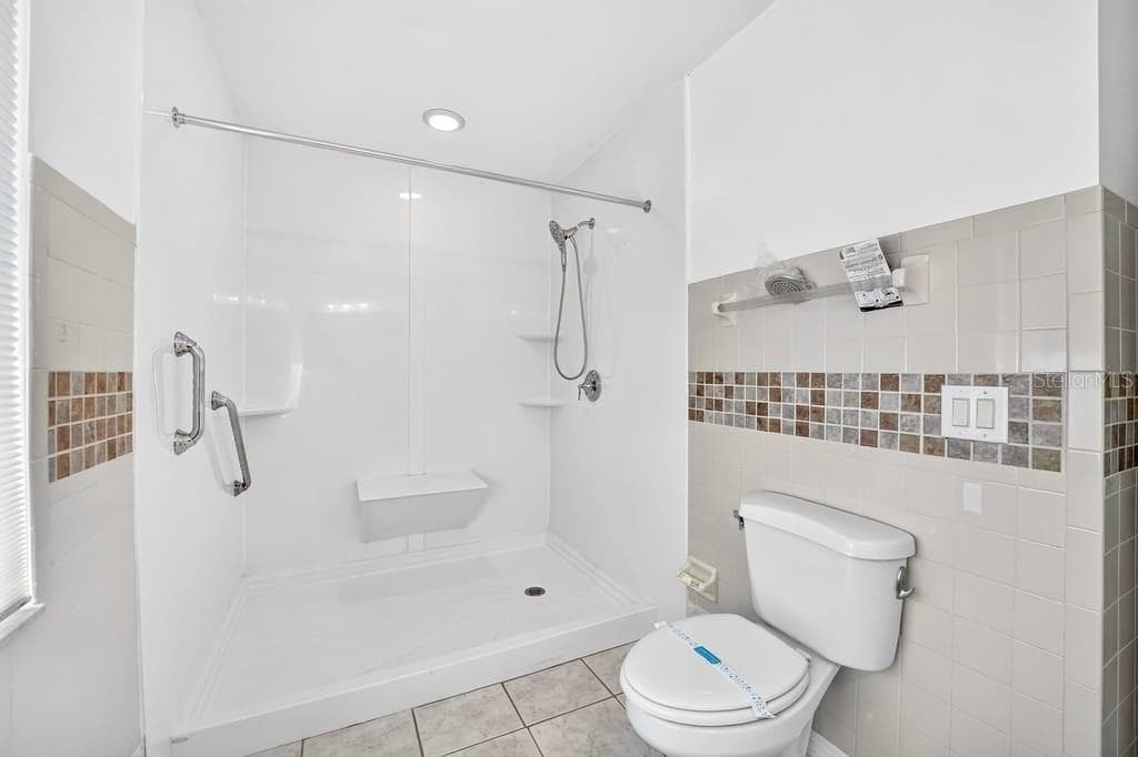 Owner's Bathroom - 1533 WAKE FOREST RD NW, PALM BAY