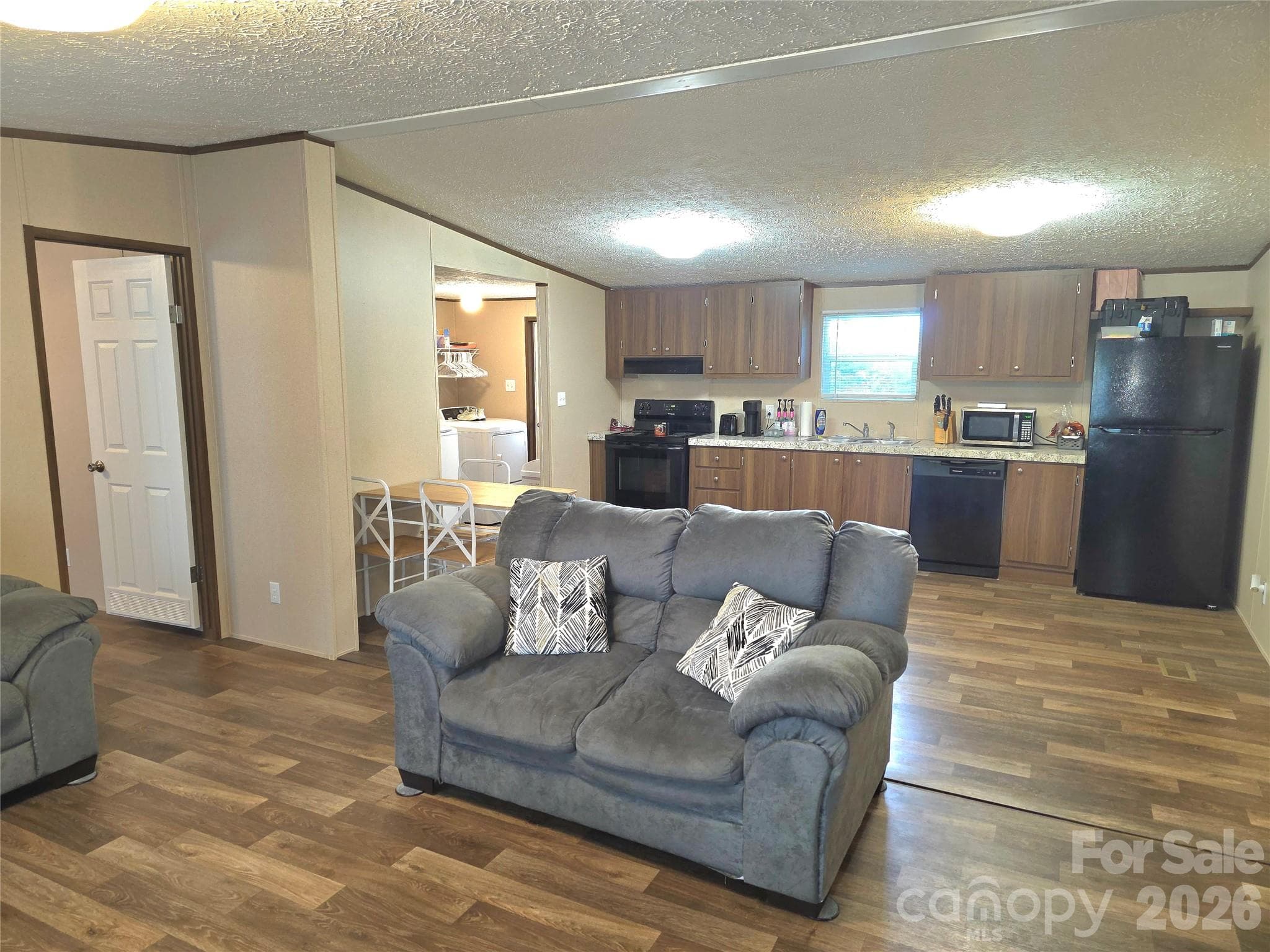 Single Family Residence at 3080 Medicine Bow None, Claremont, photo 4 of 12