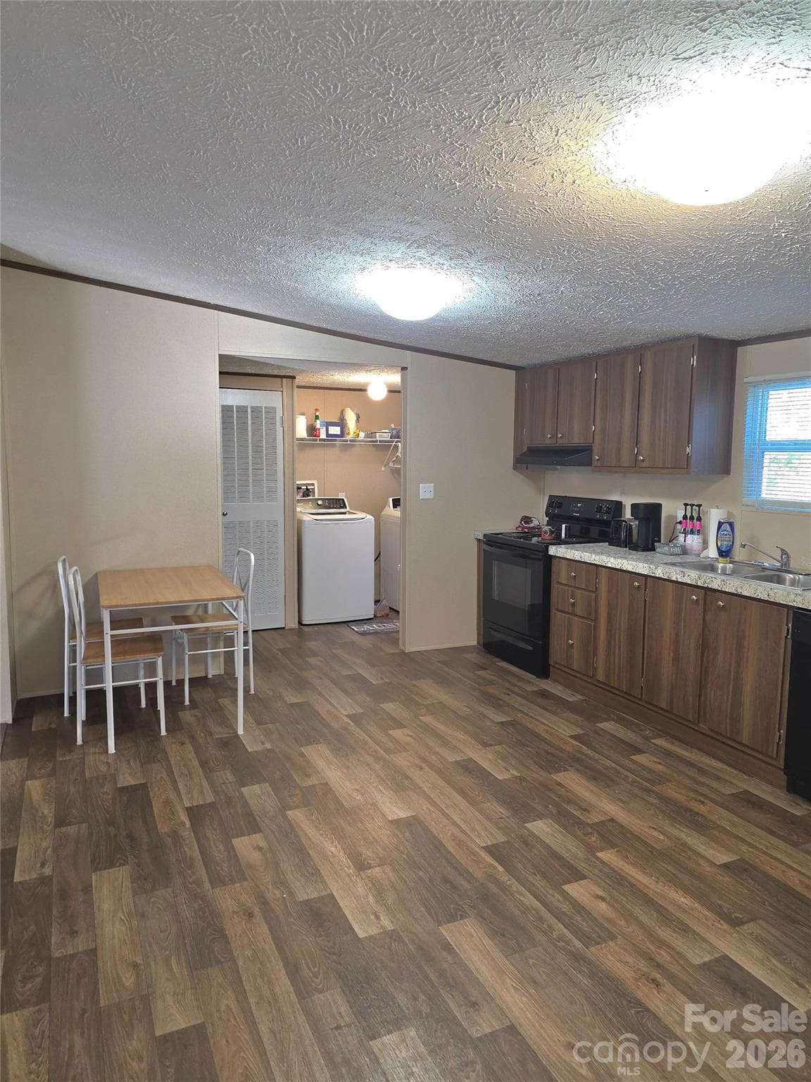 Single Family Residence at 3080 Medicine Bow None, Claremont, photo 6 of 12