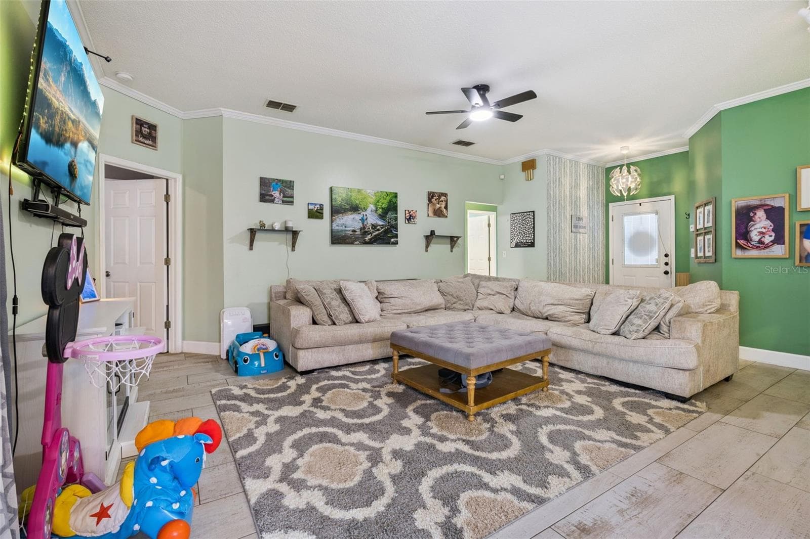 Single Family Residence at 227 TIFFANY LOOP, DAVENPORT, photo 9 of 52