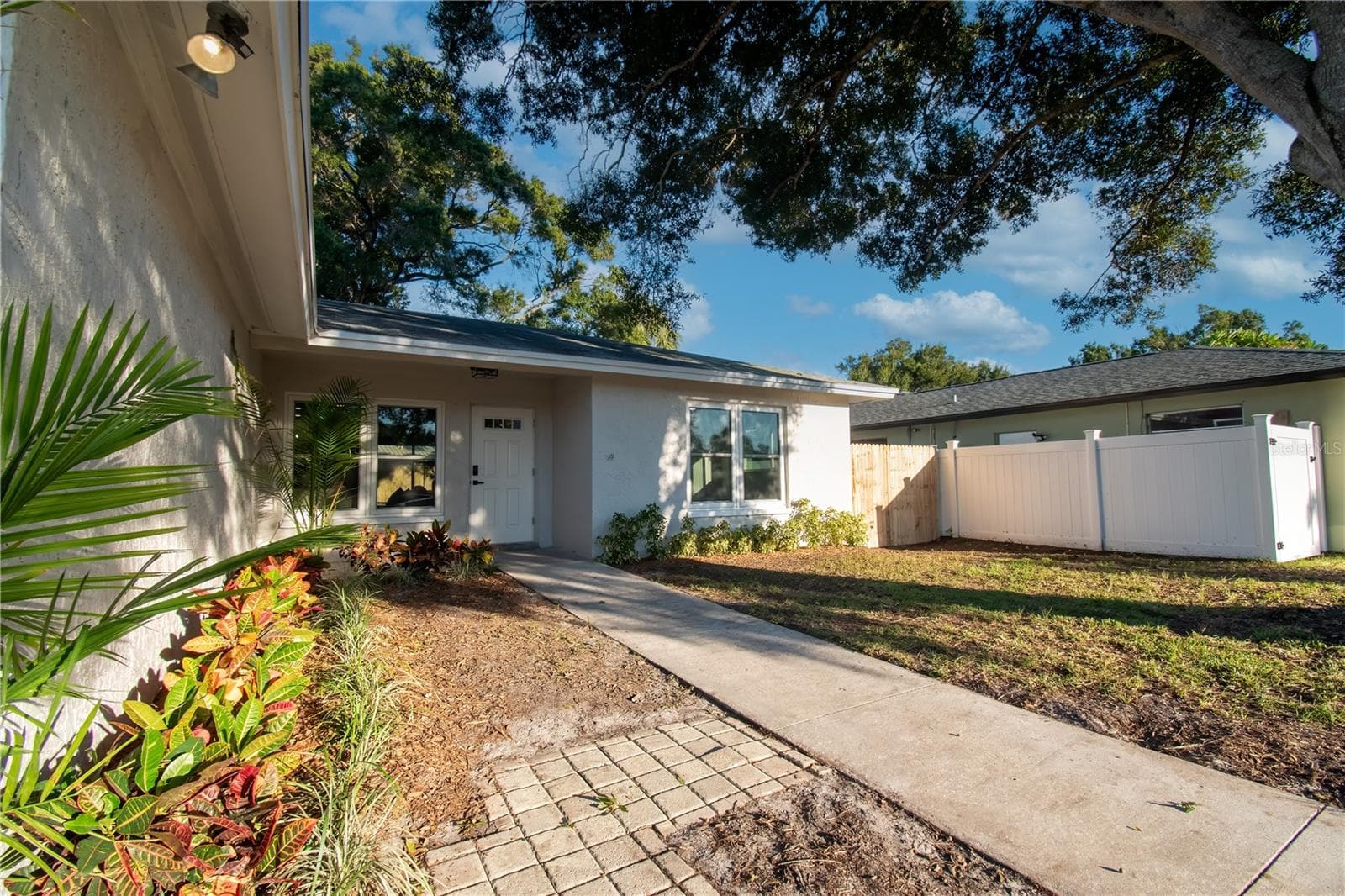 Single Family Residence at 5751 DUNFRIES ST N, ST PETERSBURG, photo 3 of 28