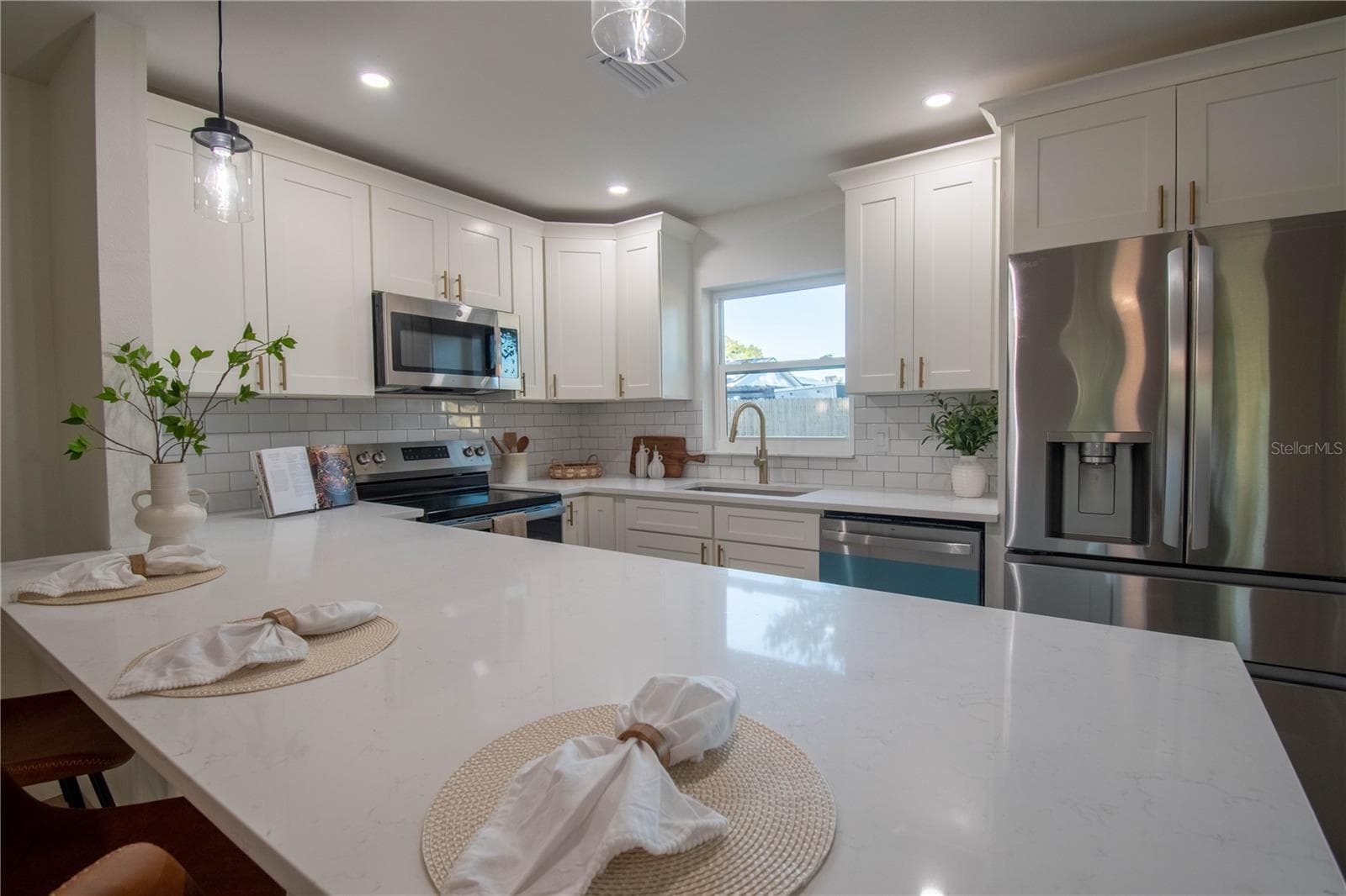 Single Family Residence at 5751 DUNFRIES ST N, ST PETERSBURG, photo 6 of 28