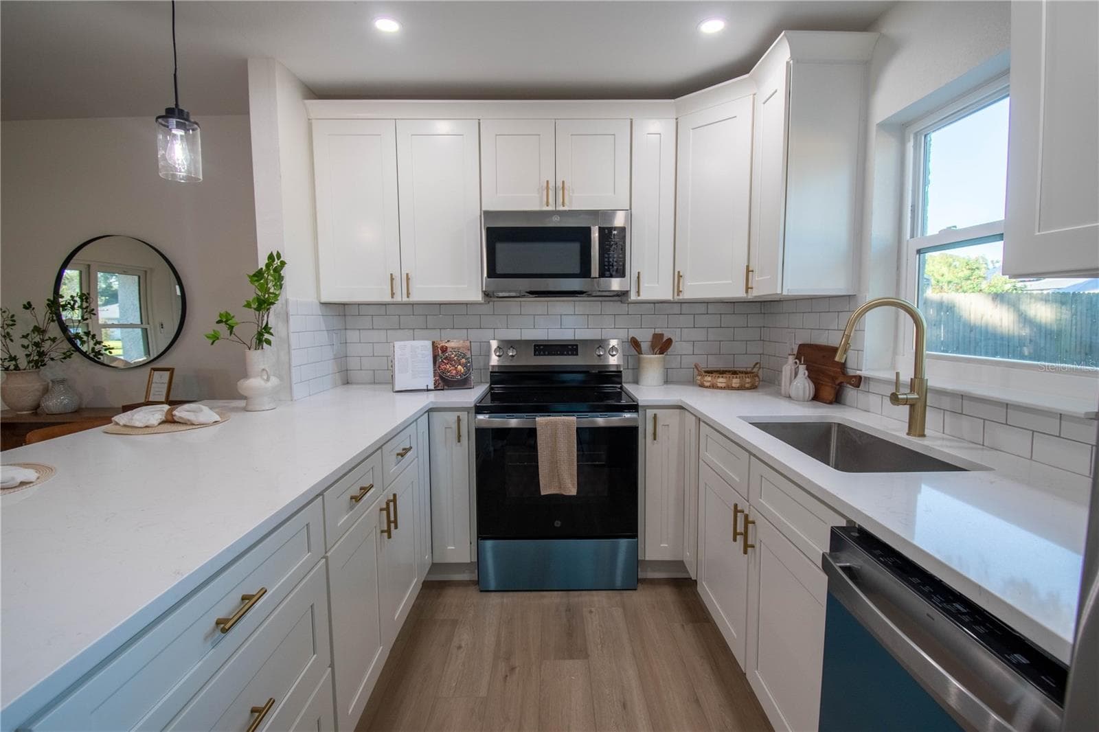 Single Family Residence at 5751 DUNFRIES ST N, ST PETERSBURG, photo 7 of 28