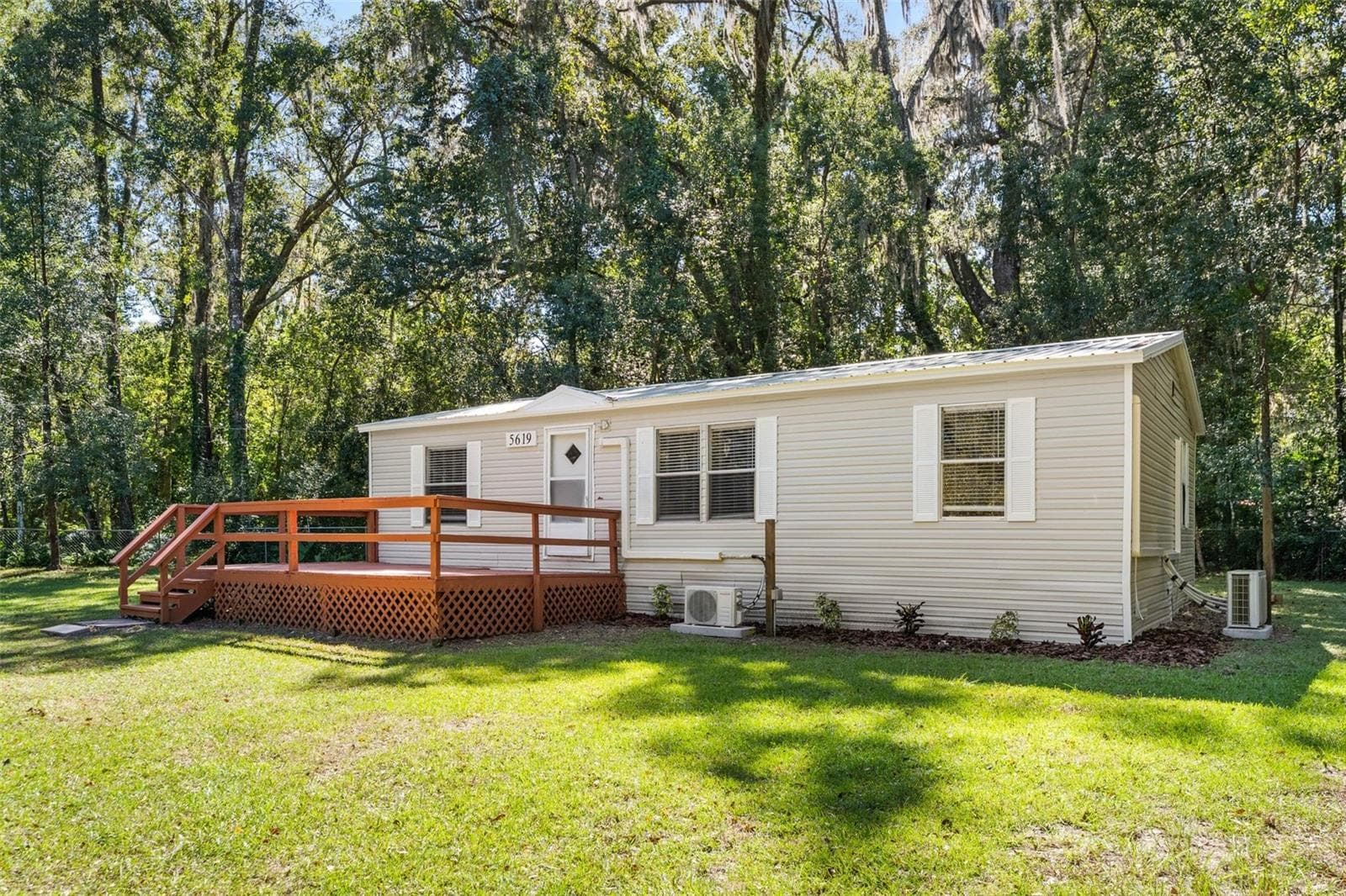 Manufactured Home at 5619 NE 79TH PL, GAINESVILLE, photo 2 of 36