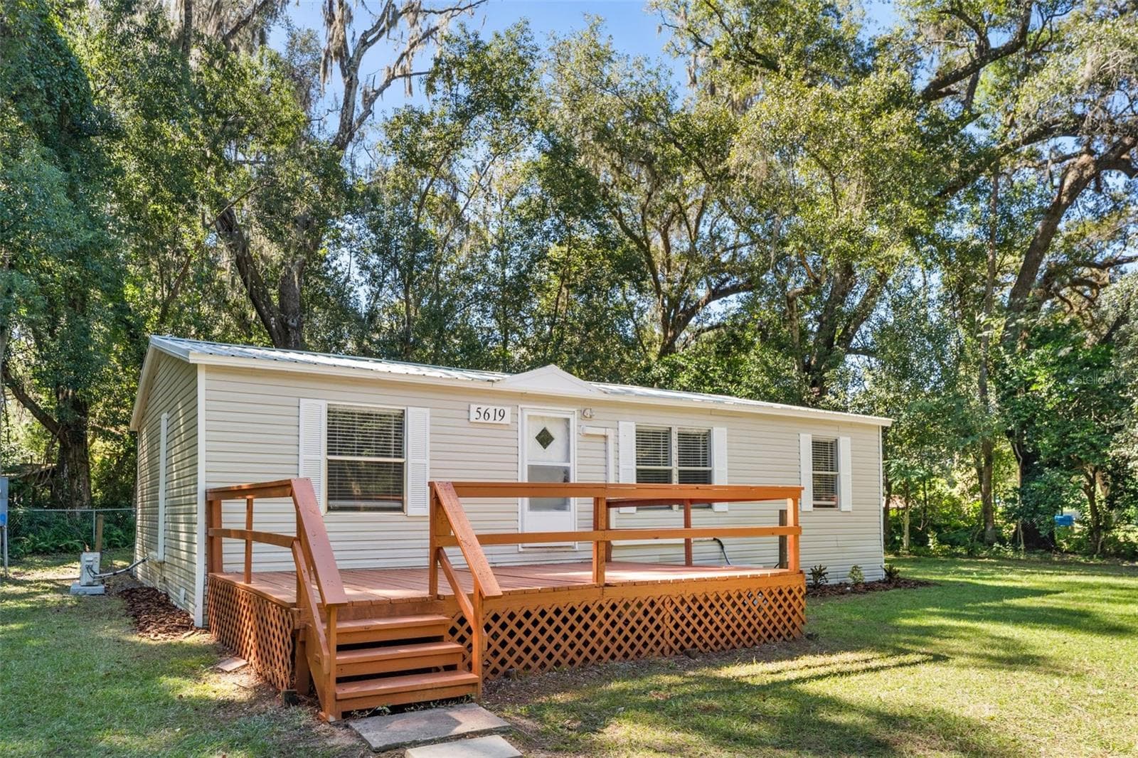 Manufactured Home at 5619 NE 79TH PL, GAINESVILLE, photo 3 of 36