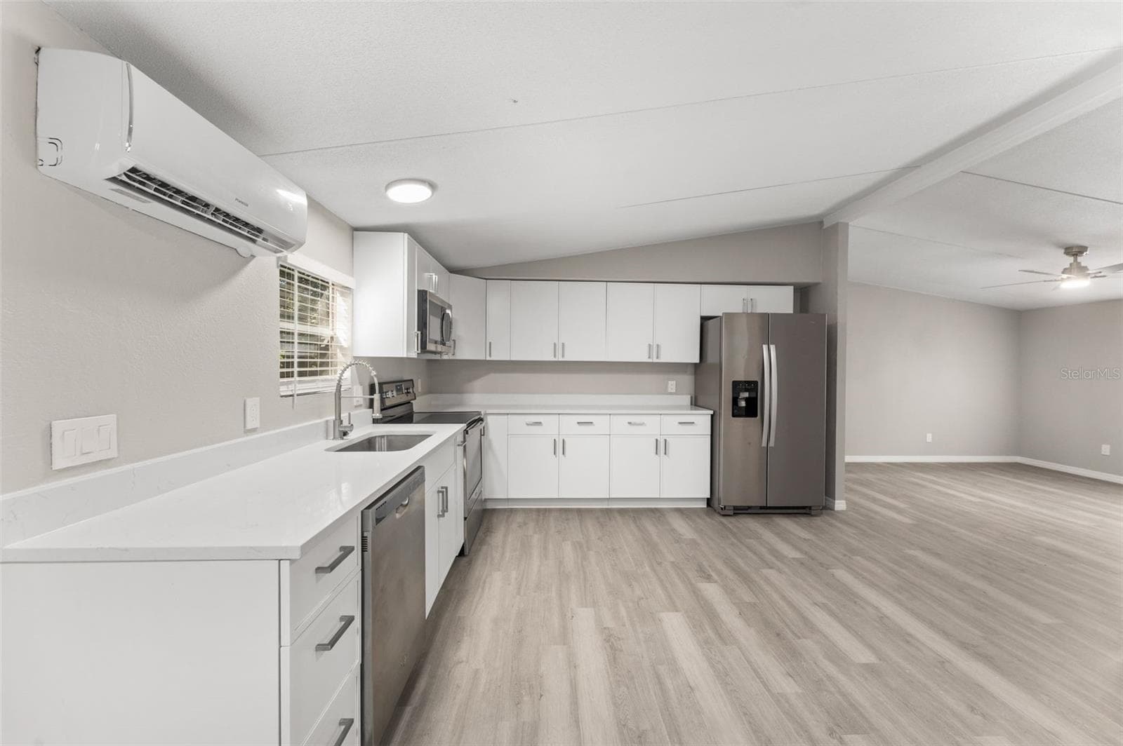 Manufactured Home at 5619 NE 79TH PL, GAINESVILLE, photo 11 of 36