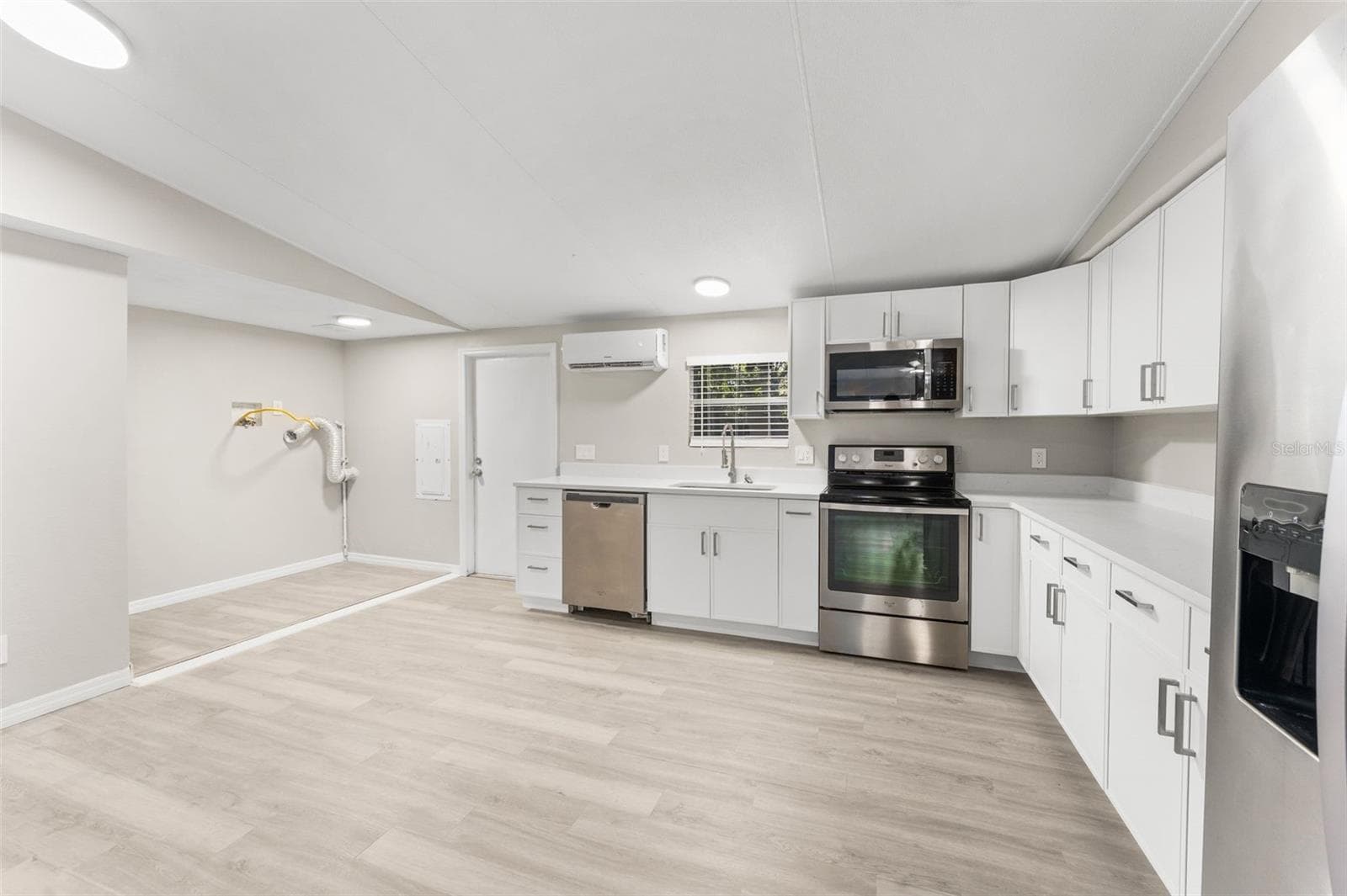 Manufactured Home at 5619 NE 79TH PL, GAINESVILLE, photo 12 of 36