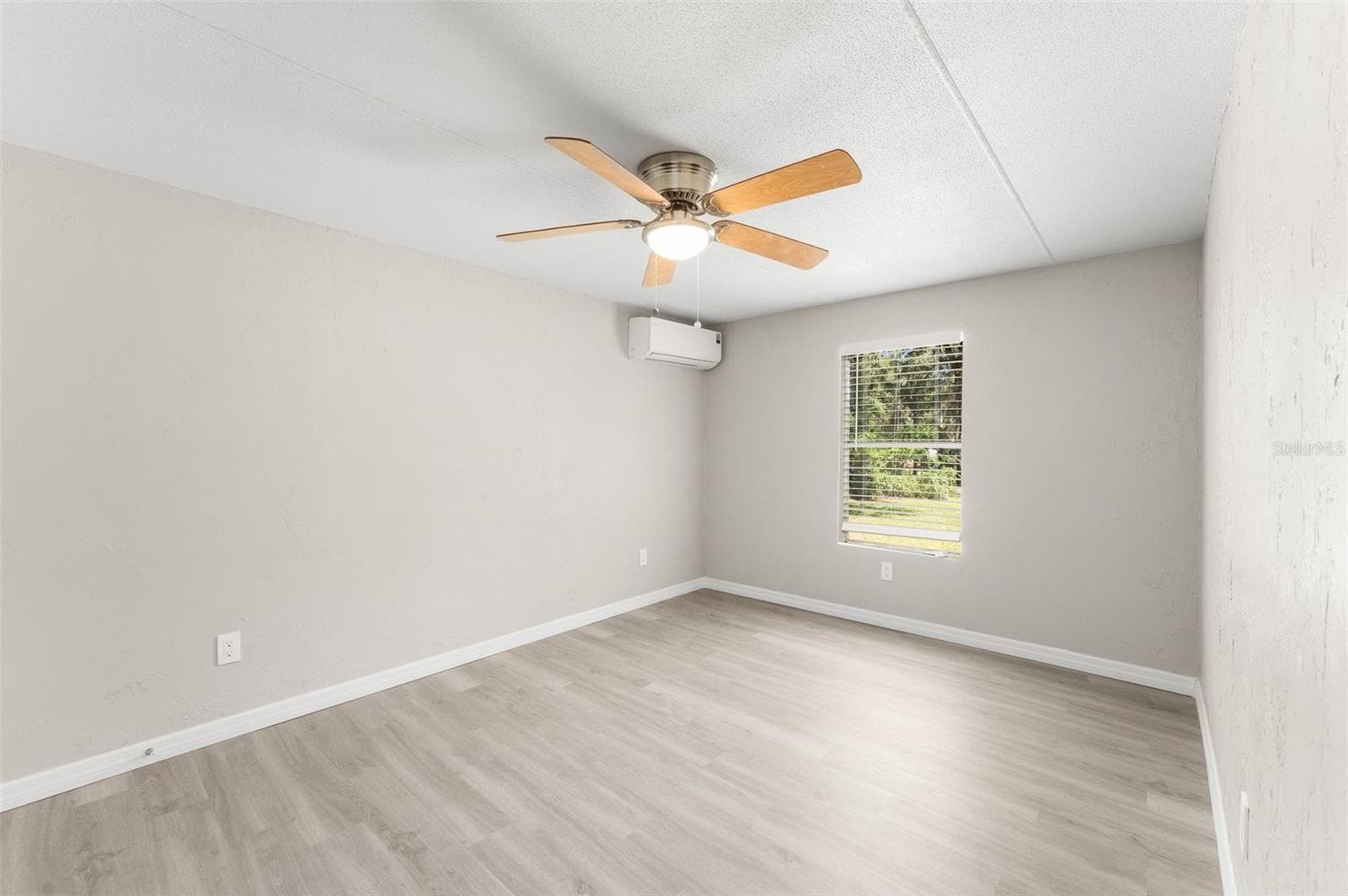 Manufactured Home at 5619 NE 79TH PL, GAINESVILLE, photo 19 of 36