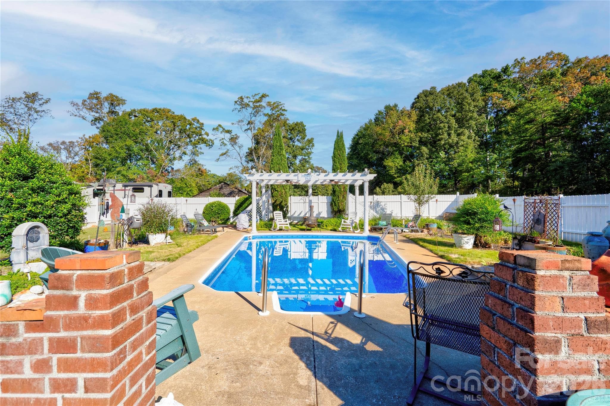 Patio & Pool - 111 Gordon Avenue, Shelby