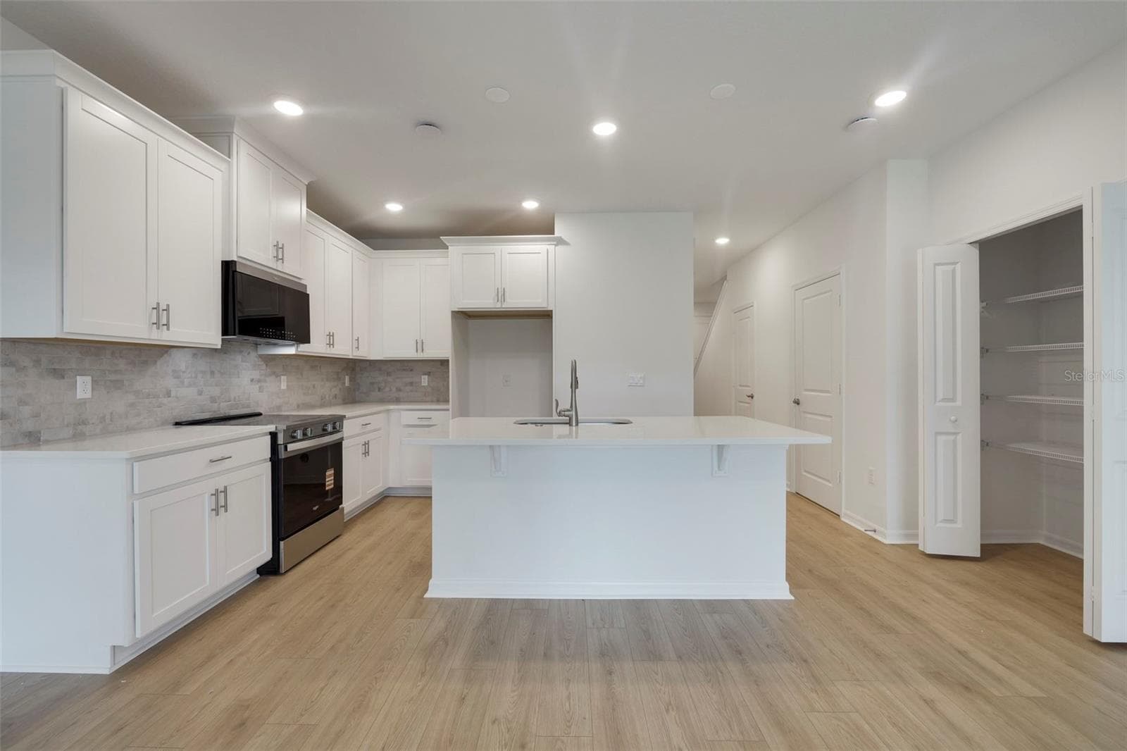 Townhouse at 510 SOUTHERN EDGE WAY, SANFORD, photo 6 of 40
