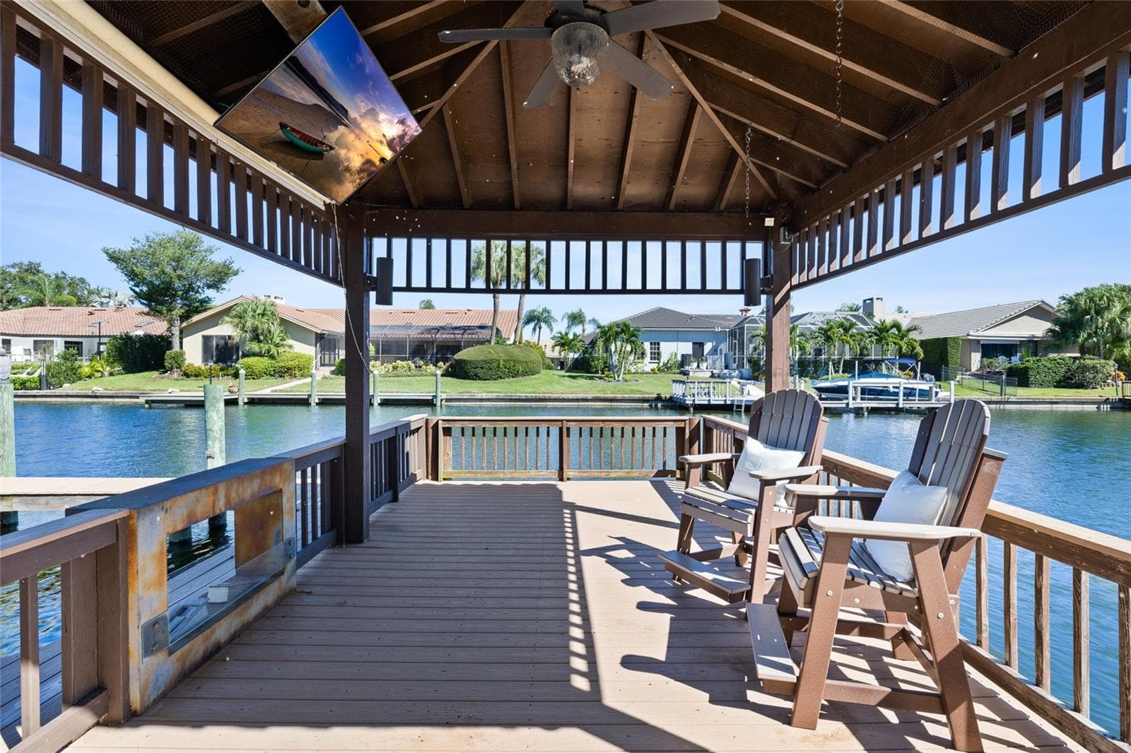 Covered dock space wth outdoor fireplace - 9805 COMPASS POINT WAY, TAMPA