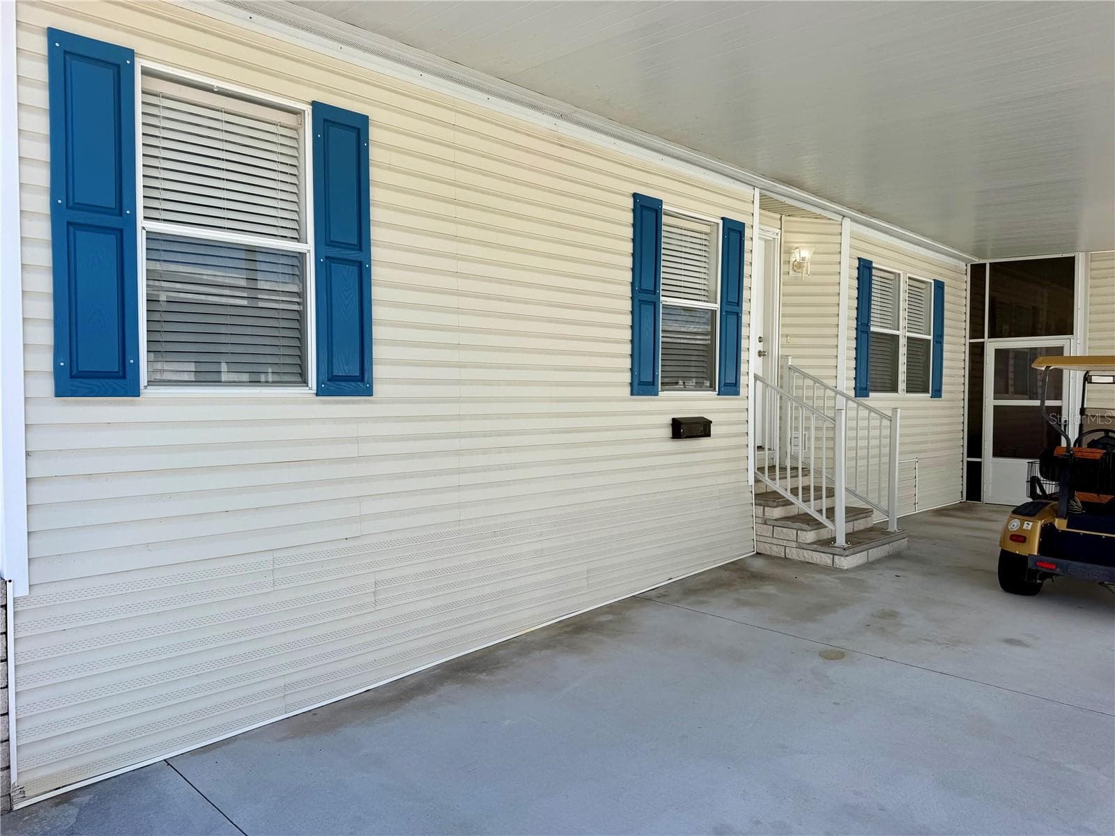 Manufactured Home at 34012 AZALEA DR N, PINELLAS PARK, photo 3 of 51