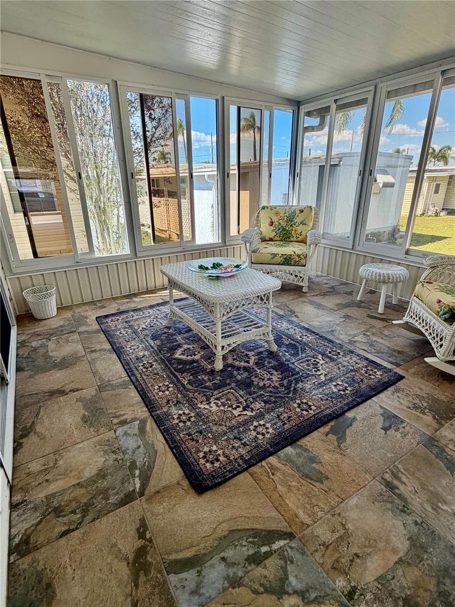 Sunroom - 34012 AZALEA DR N, PINELLAS PARK