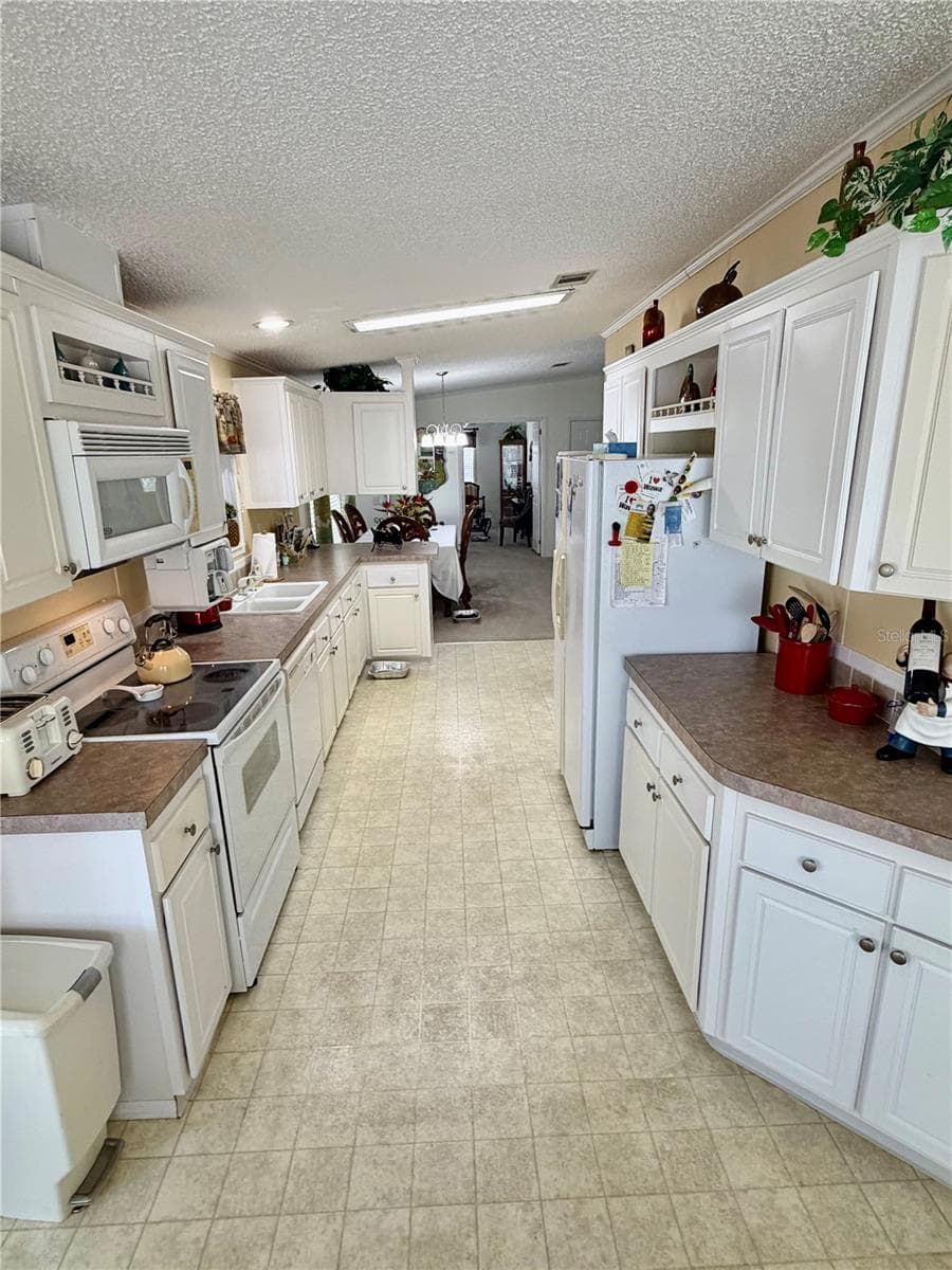 Manufactured Home at 34012 AZALEA DR N, PINELLAS PARK, photo 13 of 51
