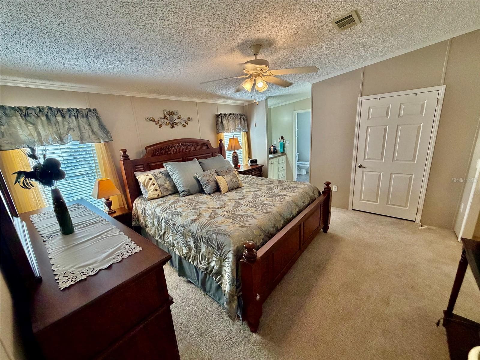 Primary bedroom - 34012 AZALEA DR N, PINELLAS PARK