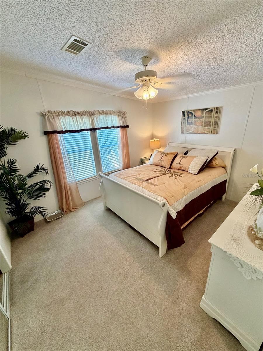 2nd bedroom at the front of the home - 34012 AZALEA DR N, PINELLAS PARK