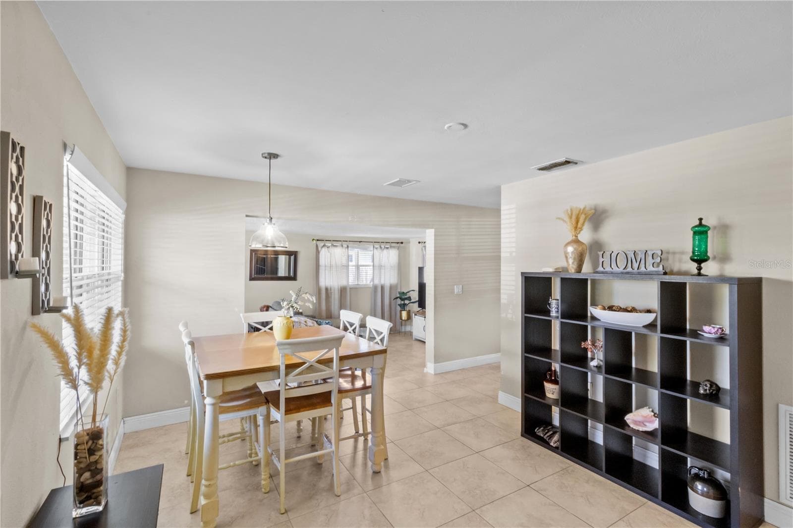 Single Family Residence at 4704 W BAY AVE, TAMPA, photo 6 of 30