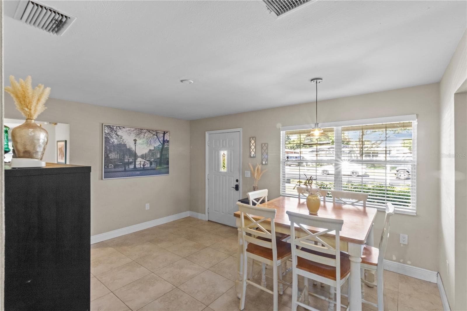 Single Family Residence at 4704 W BAY AVE, TAMPA, photo 8 of 30