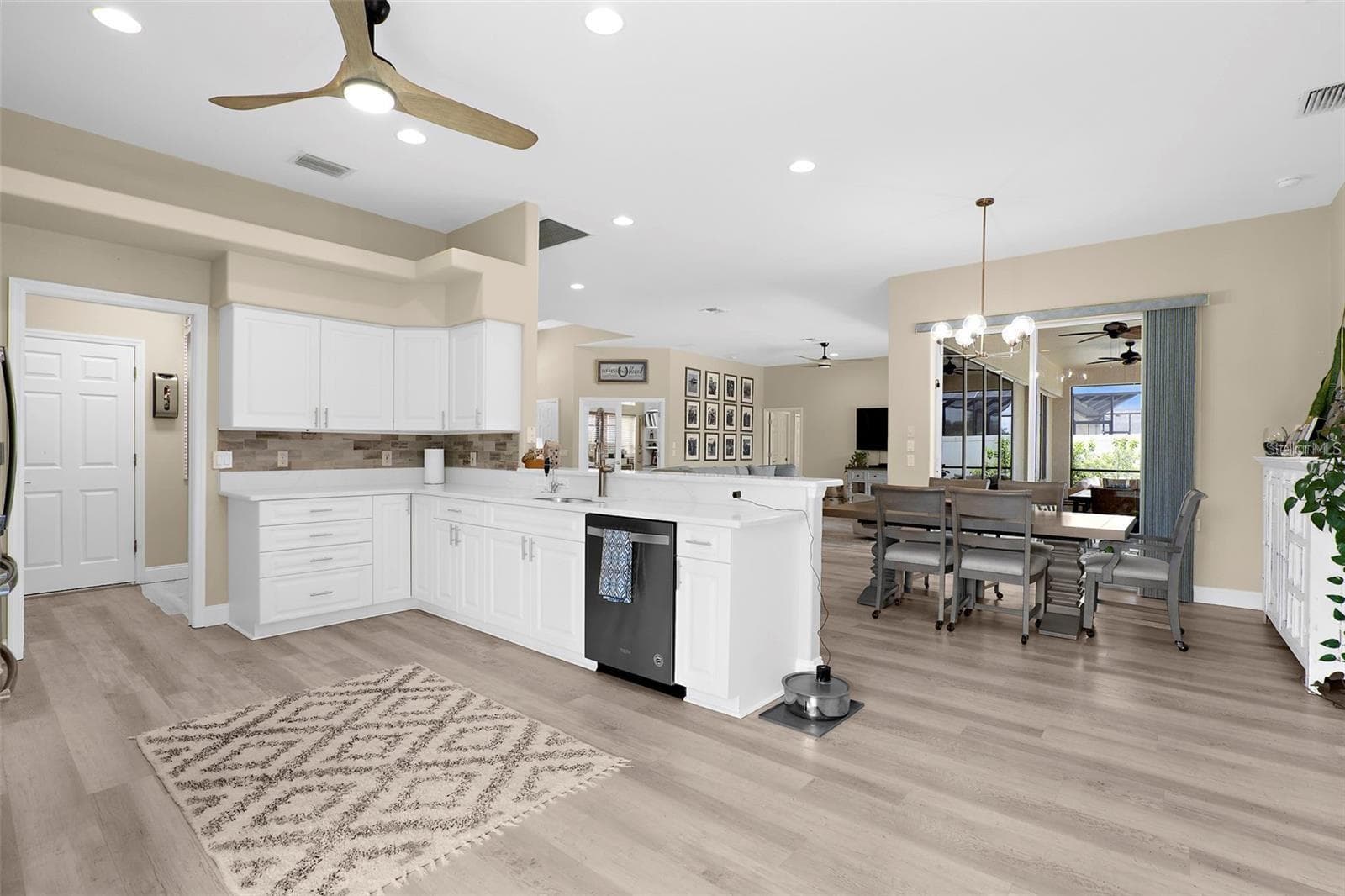Single Family Residence at 571 BOUNDARY BLVD, ROTONDA WEST, photo 10 of 25