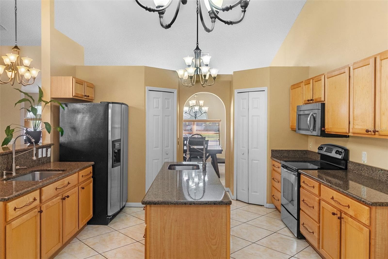 Single Family Residence at 526 WESTCLIFFE DR, WINTER GARDEN, photo 11 of 70