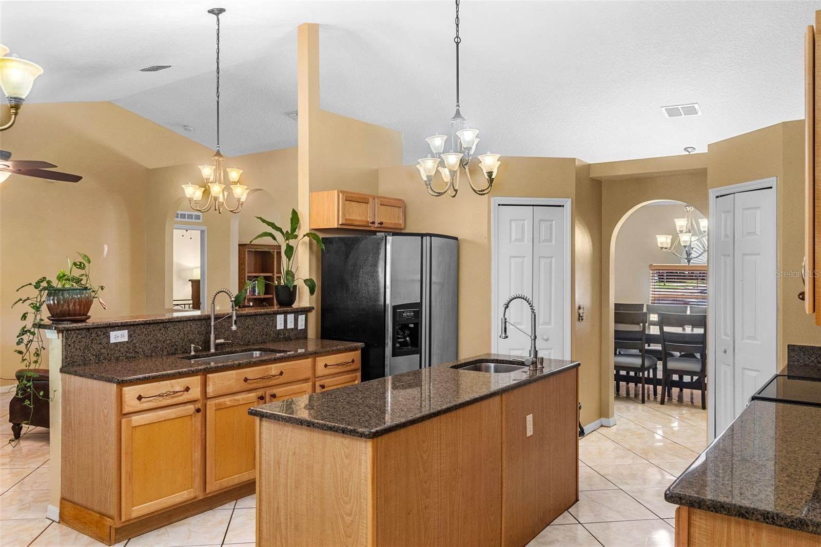 Single Family Residence at 526 WESTCLIFFE DR, WINTER GARDEN, photo 12 of 70