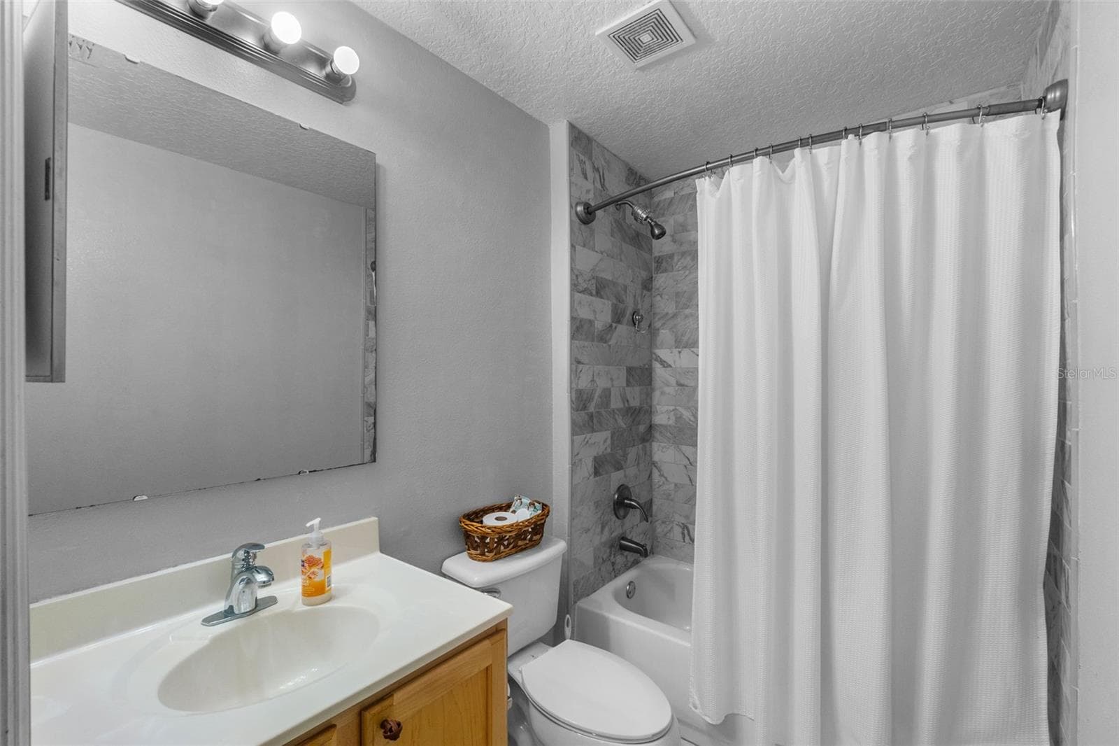 Single Family Residence at 526 WESTCLIFFE DR, WINTER GARDEN, photo 21 of 70