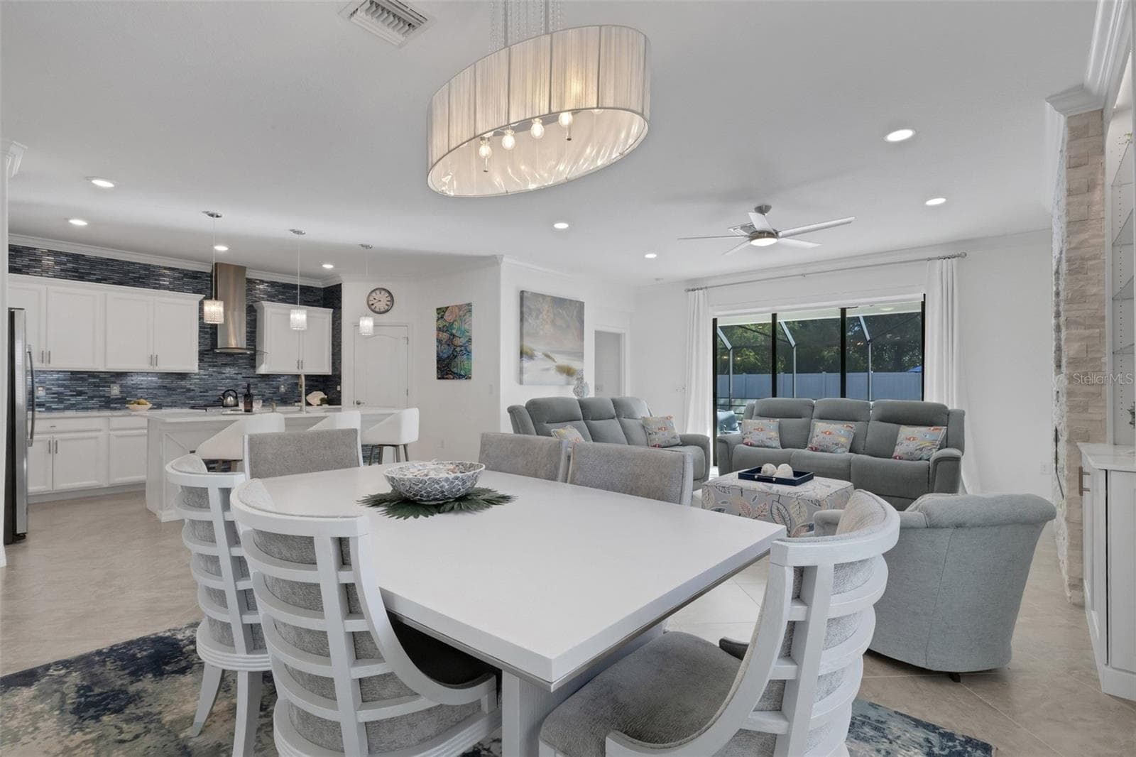 Single Family Residence at 19336 BLUFF DR, VENICE, photo 12 of 86