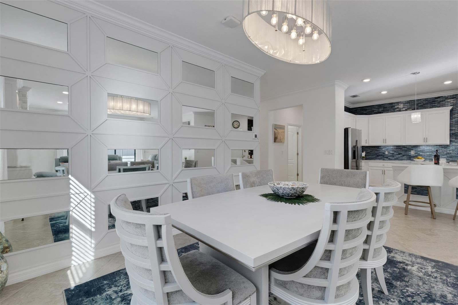 Single Family Residence at 19336 BLUFF DR, VENICE, photo 13 of 86