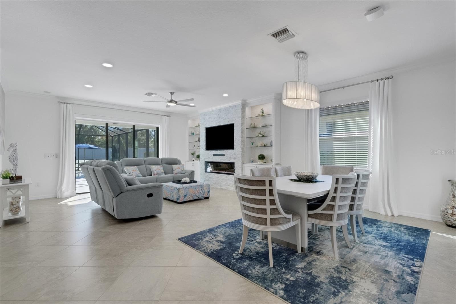Single Family Residence at 19336 BLUFF DR, VENICE, photo 16 of 86