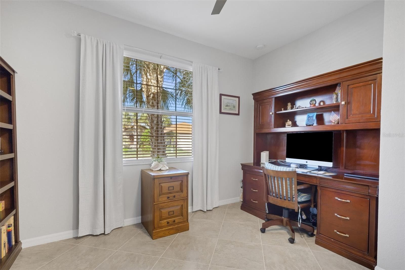 Single Family Residence at 19336 BLUFF DR, VENICE, photo 29 of 86