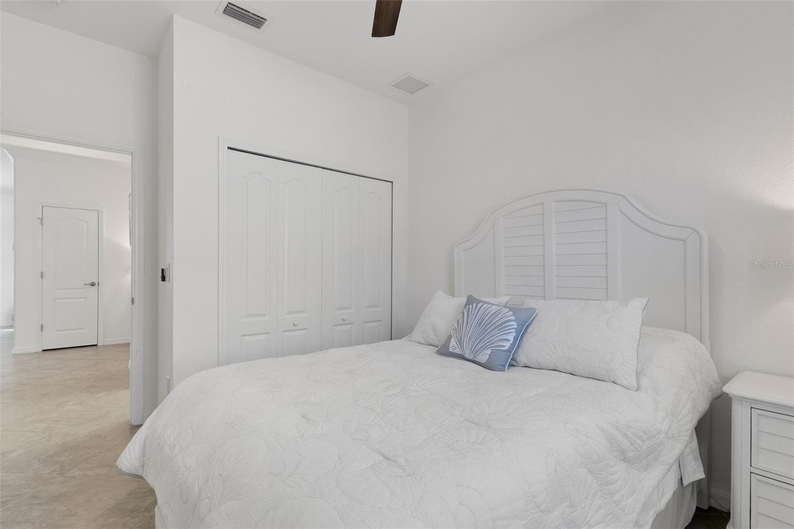 Single Family Residence at 19336 BLUFF DR, VENICE, photo 31 of 86