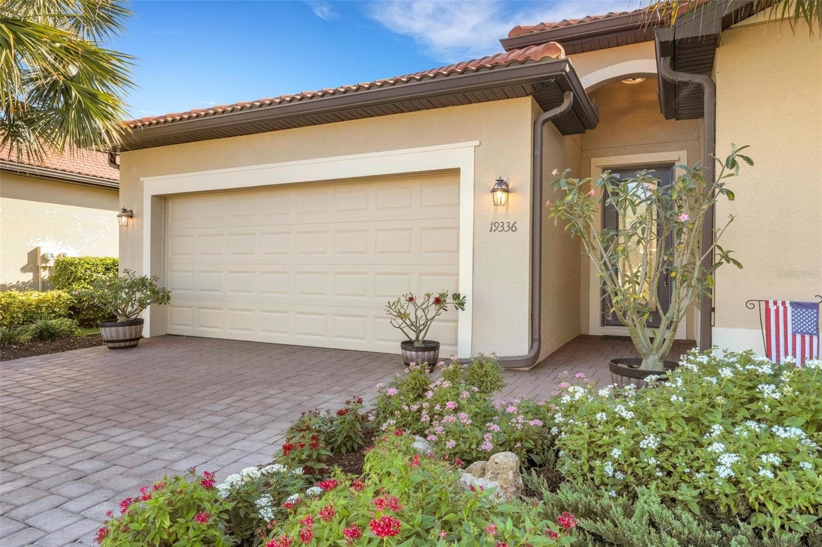 Single Family Residence at 19336 BLUFF DR, VENICE, photo 52 of 86