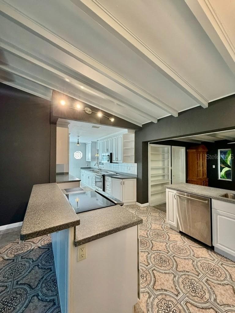 Kitchen - 6250 13TH AVE S, GULFPORT