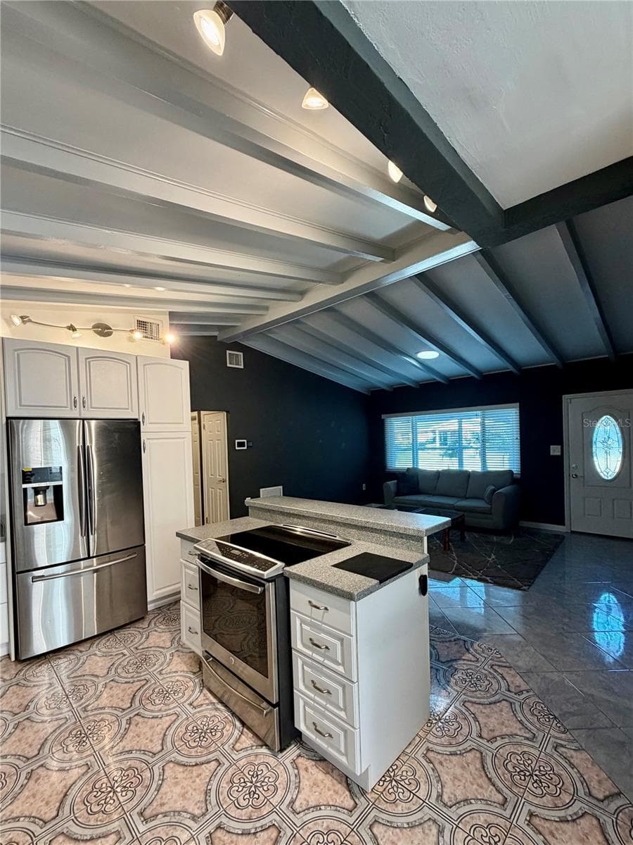 Kitchen - 6250 13TH AVE S, GULFPORT