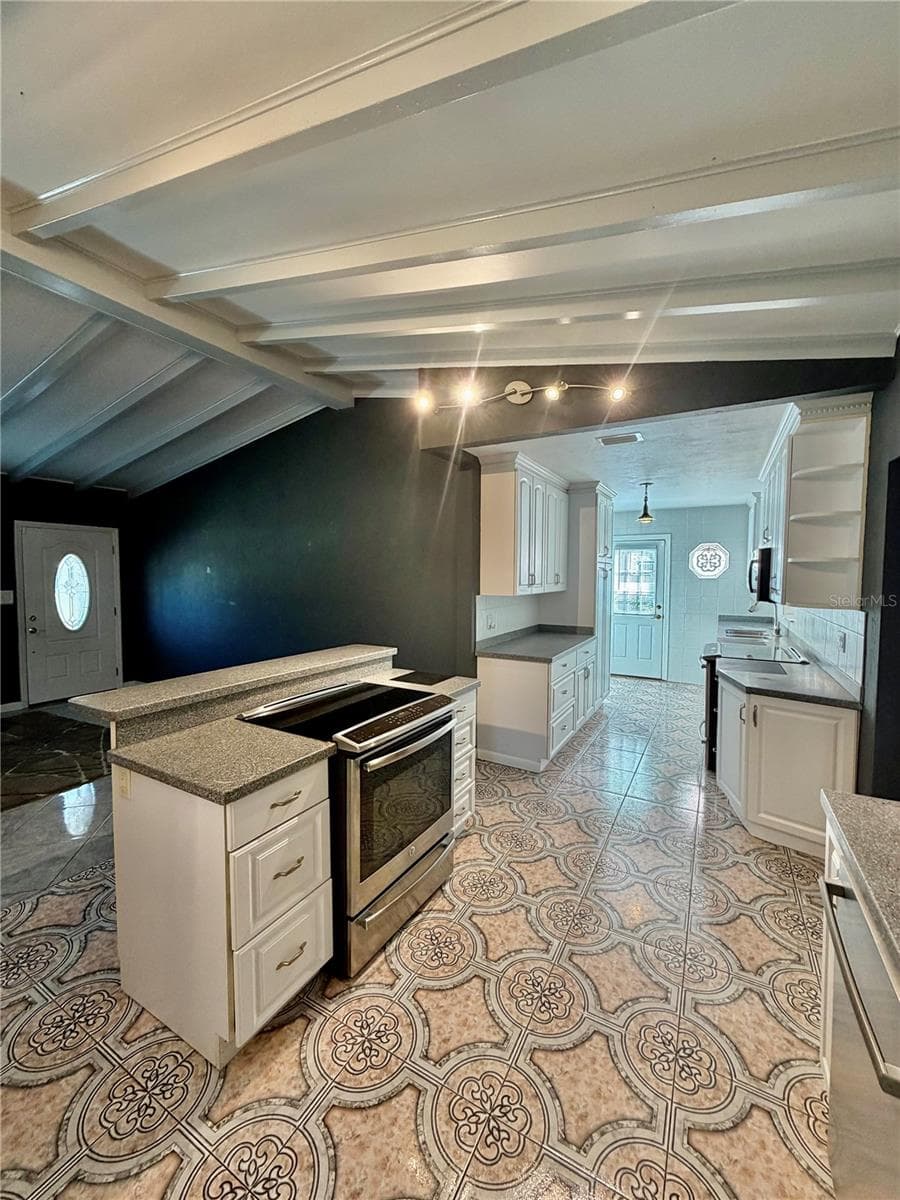 Kitchen - 6250 13TH AVE S, GULFPORT
