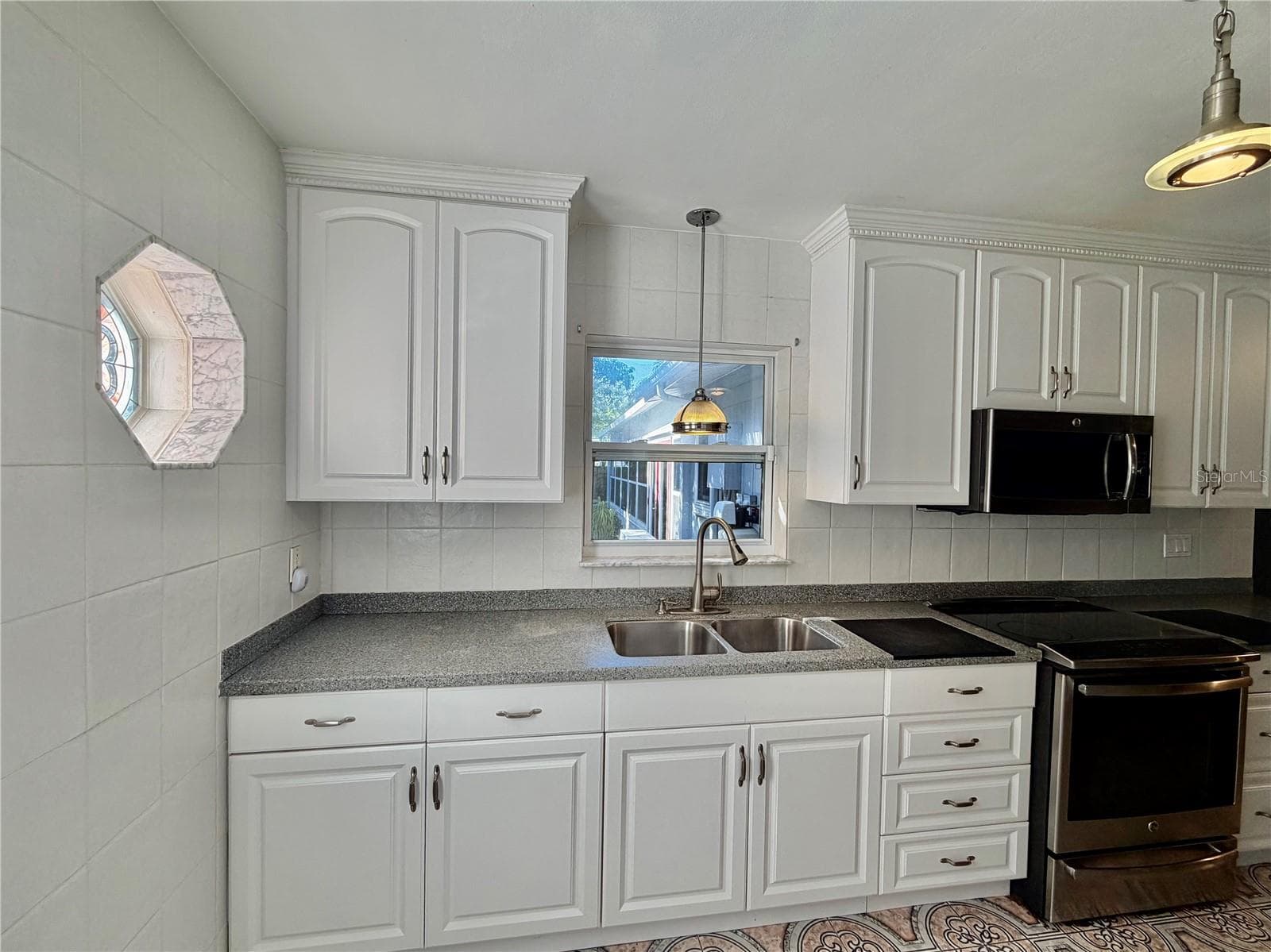 Kitchen - 6250 13TH AVE S, GULFPORT