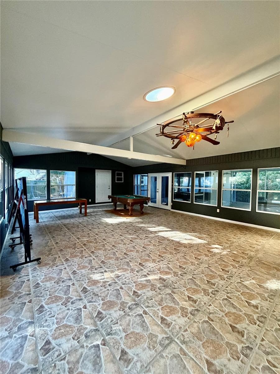 Great Room - 6250 13TH AVE S, GULFPORT